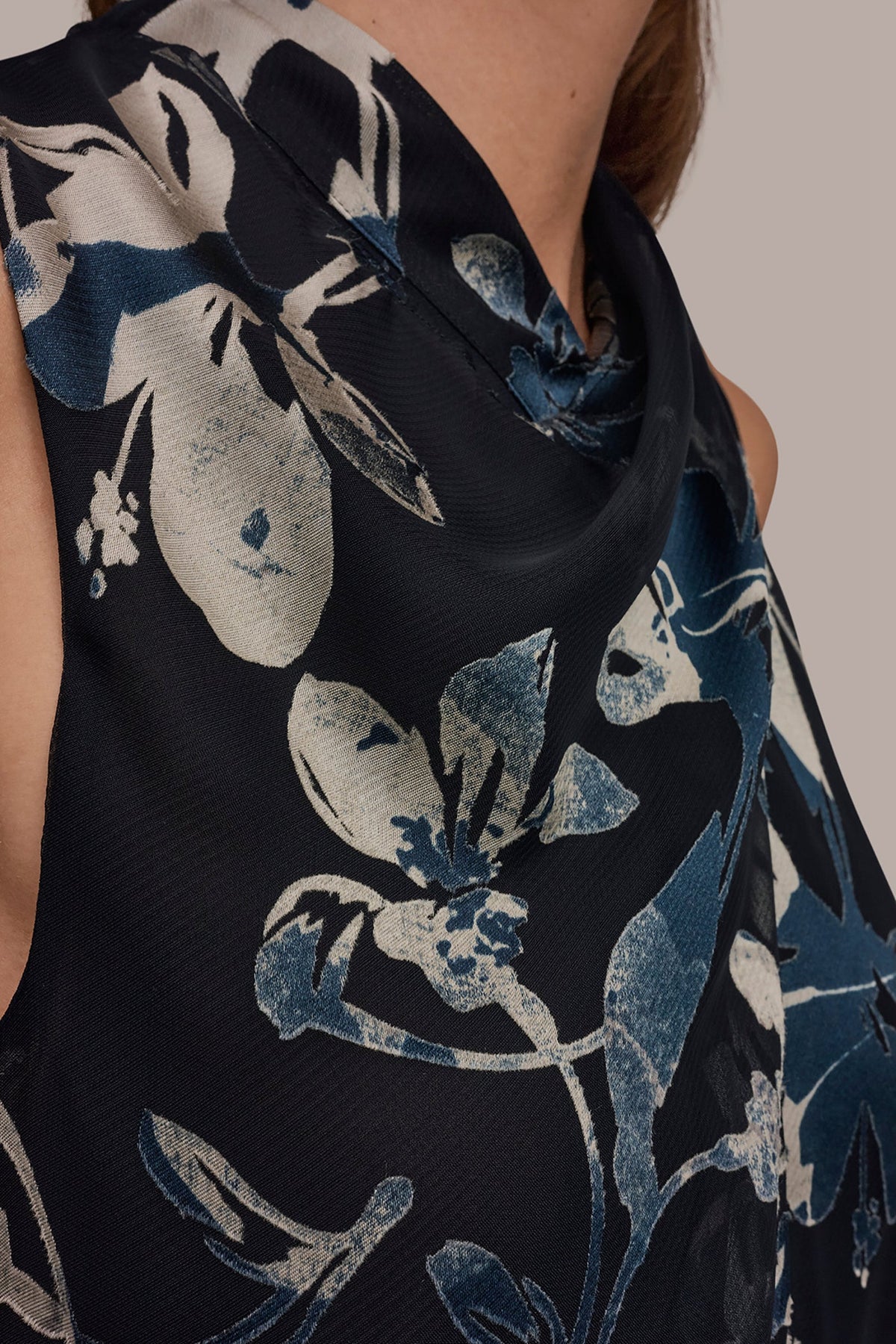 FLORAL CRISSCROSS TOP