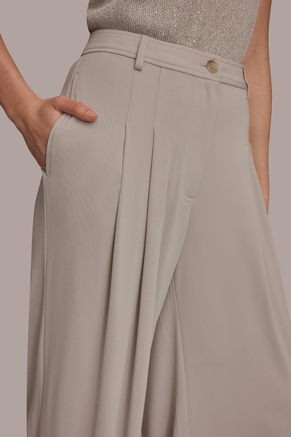 PLEATED KNIT PANT