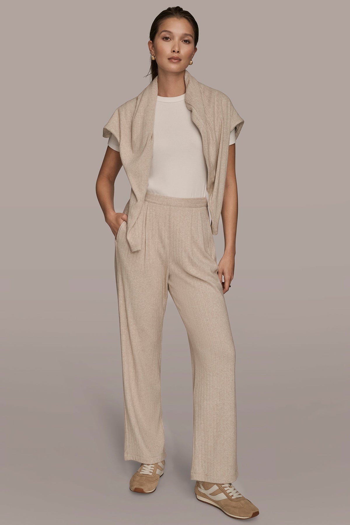 HIGH-RISE PLEATED PANT