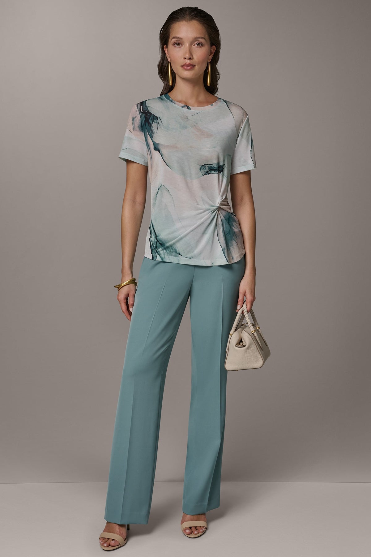 SHORT-SLEEVE FLORAL SHIRT