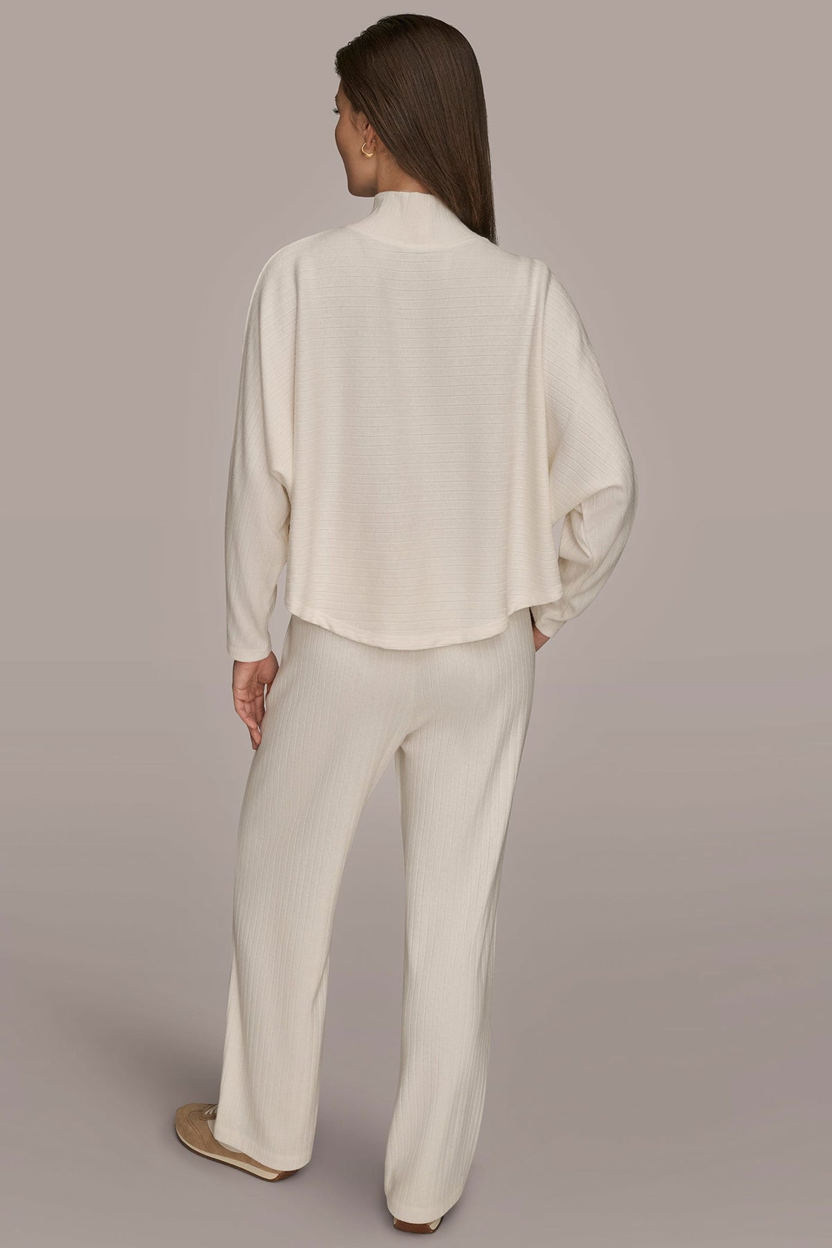 MOCK-NECK TOP