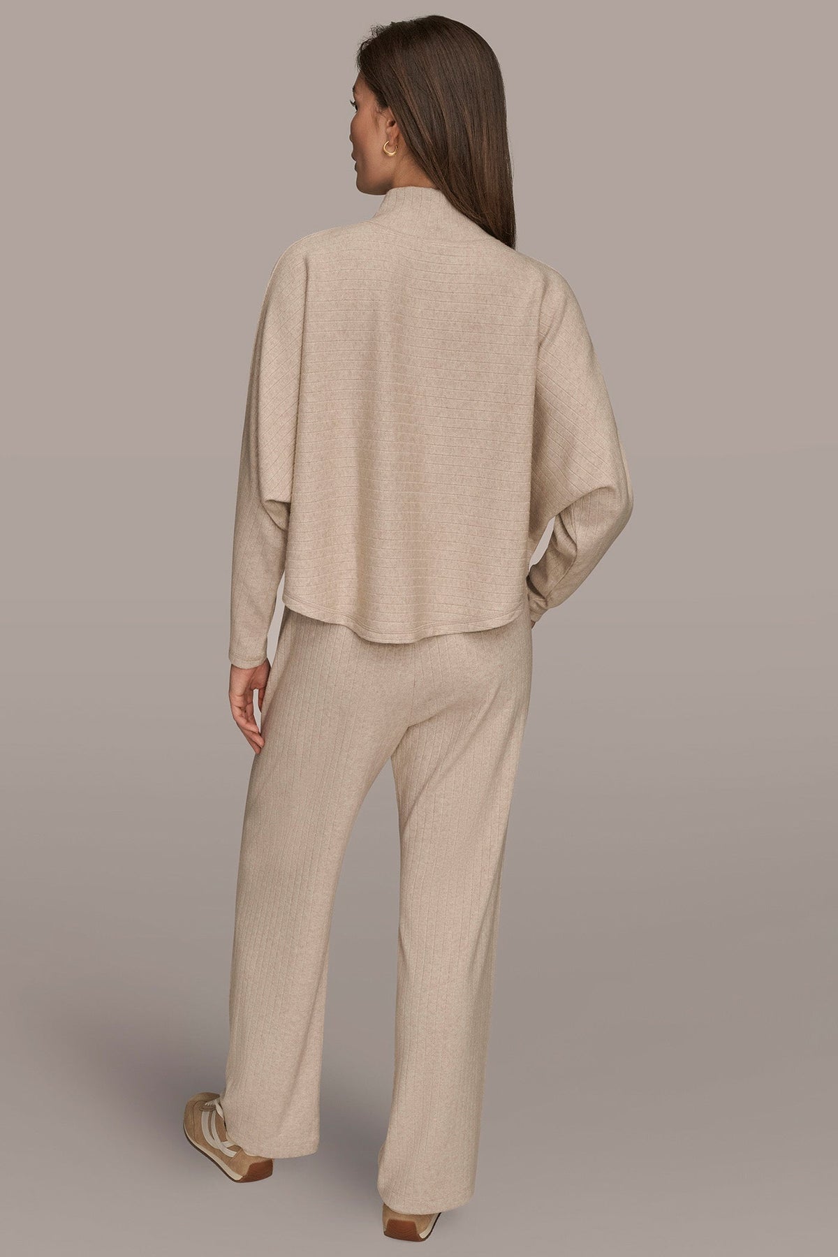MOCK-NECK TOP