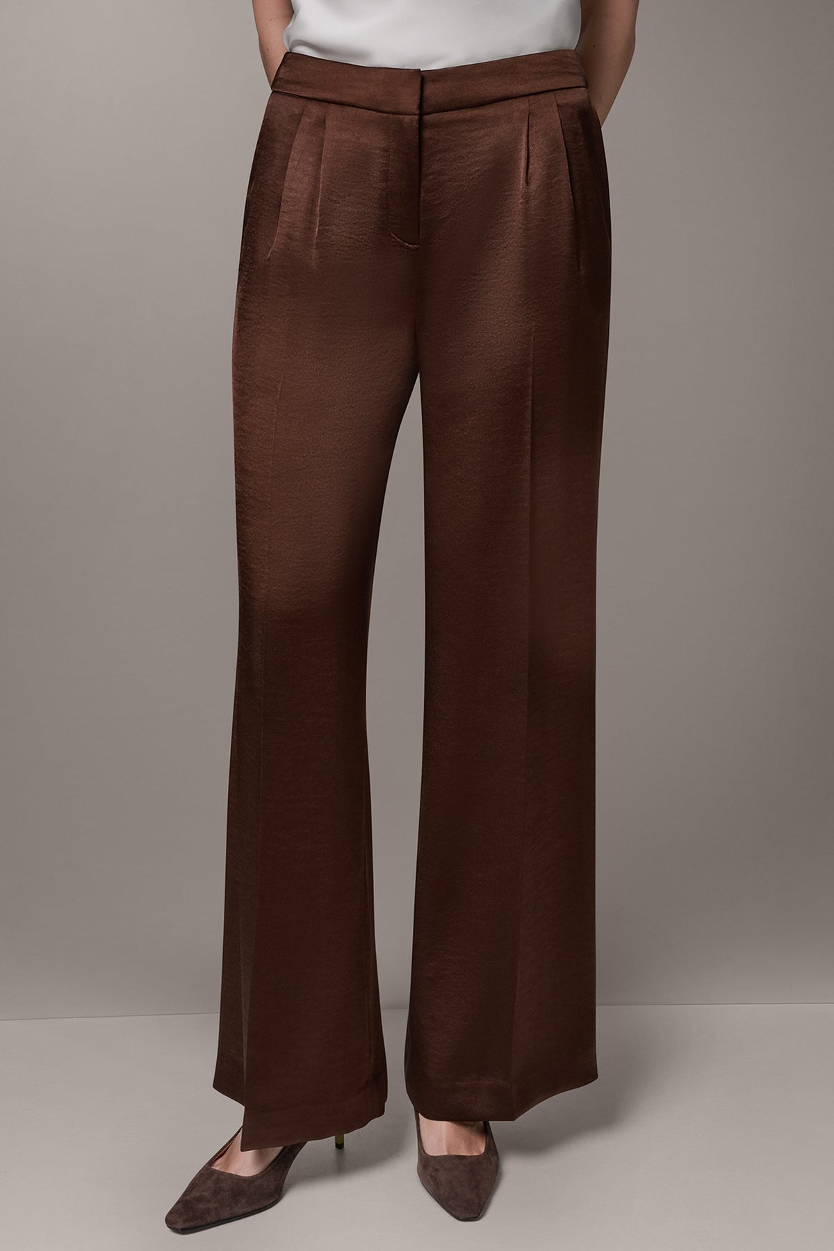 MID-RISE PLEATED WIDE-LEG PANT