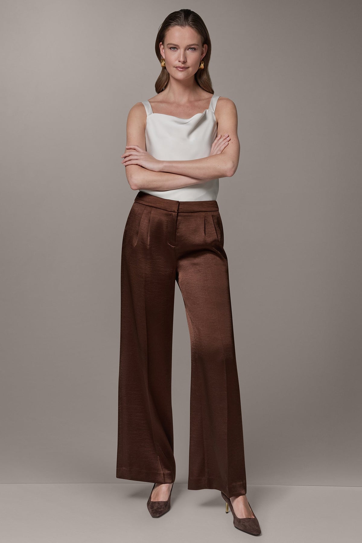 MID-RISE PLEATED WIDE-LEG PANT