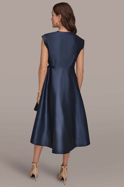 SLEEVELESS PLEATED MIDI WRAP DRESS