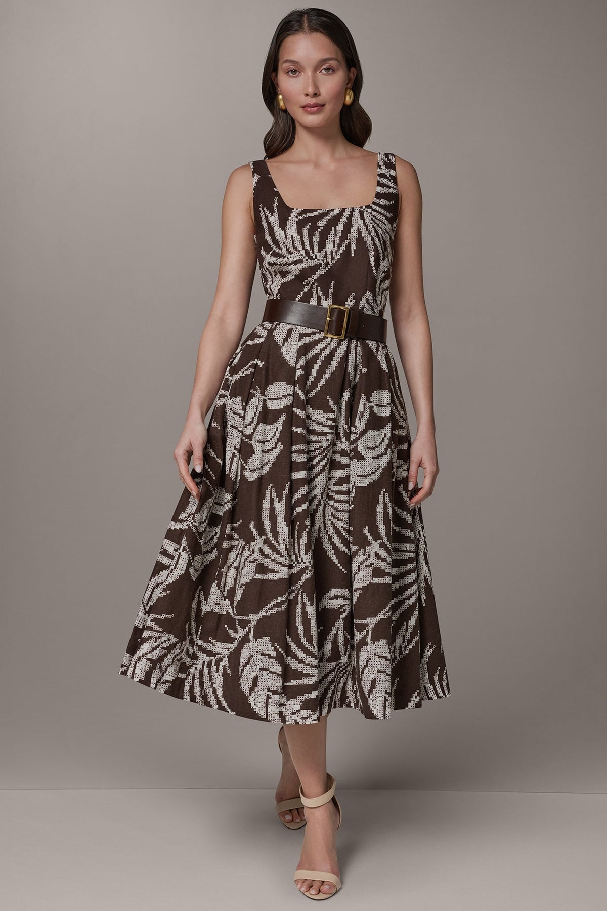 SLEEVELESS SQUARE NECK PRINTED BELTED MIDI FIT AND FLARE DRESS
