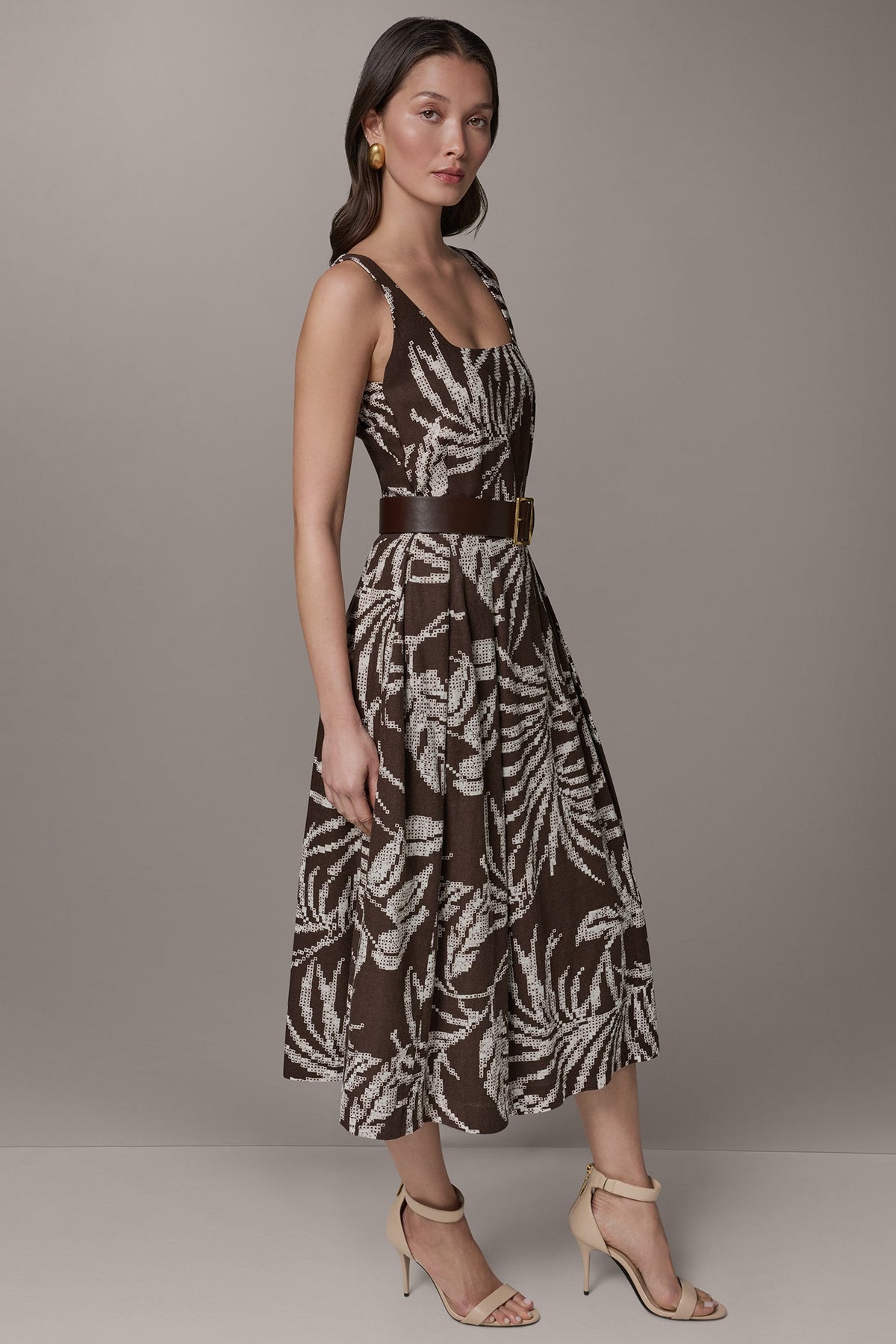 SLEEVELESS SQUARE NECK PRINTED BELTED MIDI FIT AND FLARE DRESS