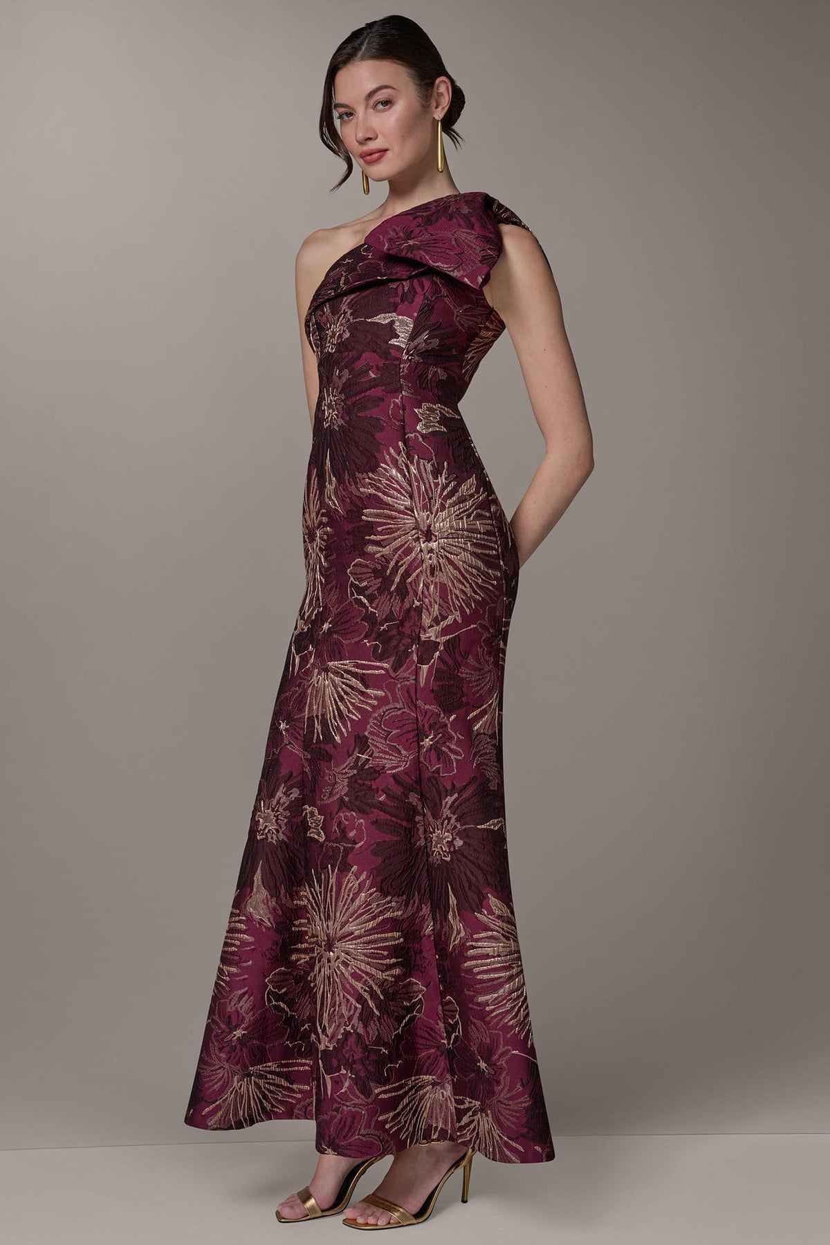 ONE SHOULDER FLORAL TRUMPET GOWN