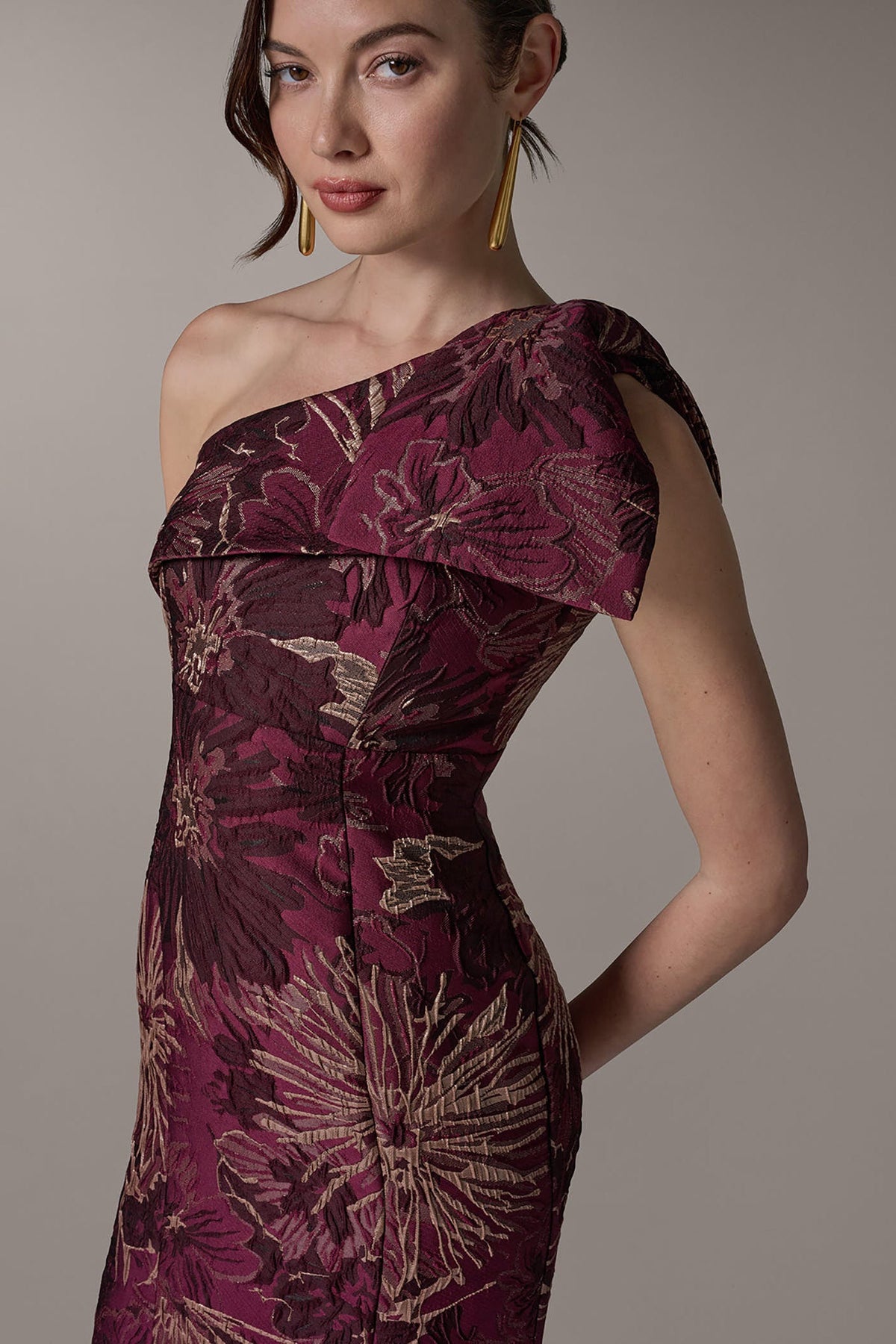 ONE SHOULDER FLORAL TRUMPET GOWN