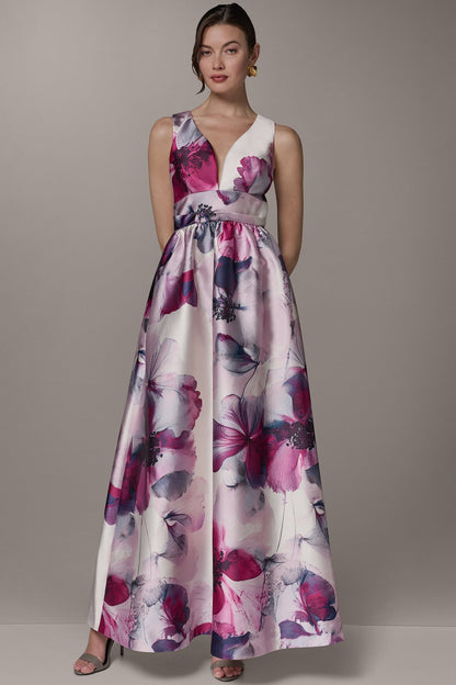 SLEEVELESS FIT AND FLARE GOWN