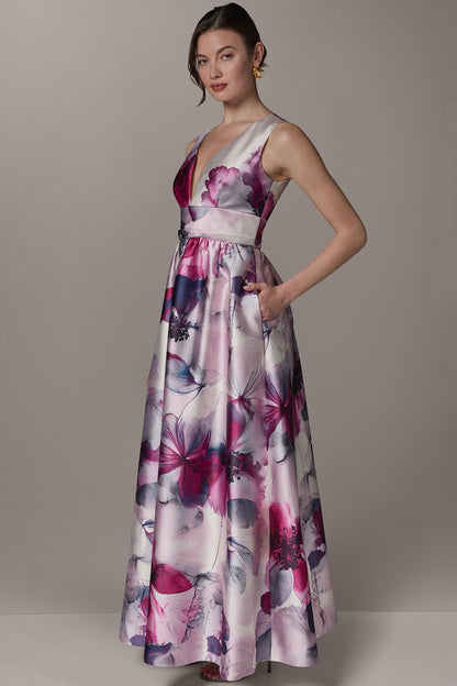 SLEEVELESS FIT AND FLARE GOWN