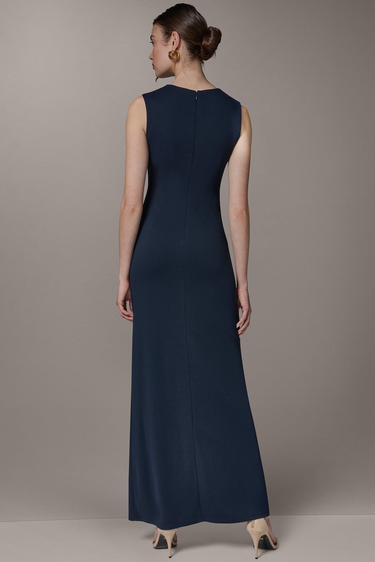 SLEEVELESS ASYMMETRIC GOWN