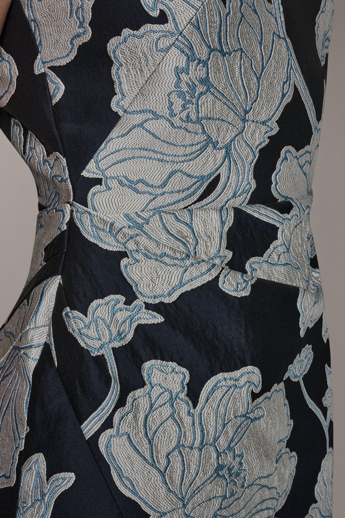 SLEEVELESS FLORAL MIDI DRESS