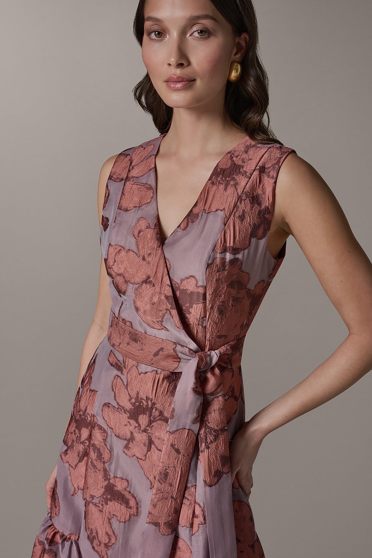 SLEEVELESS FLORAL MIDI FIT AND FLARE DRESS