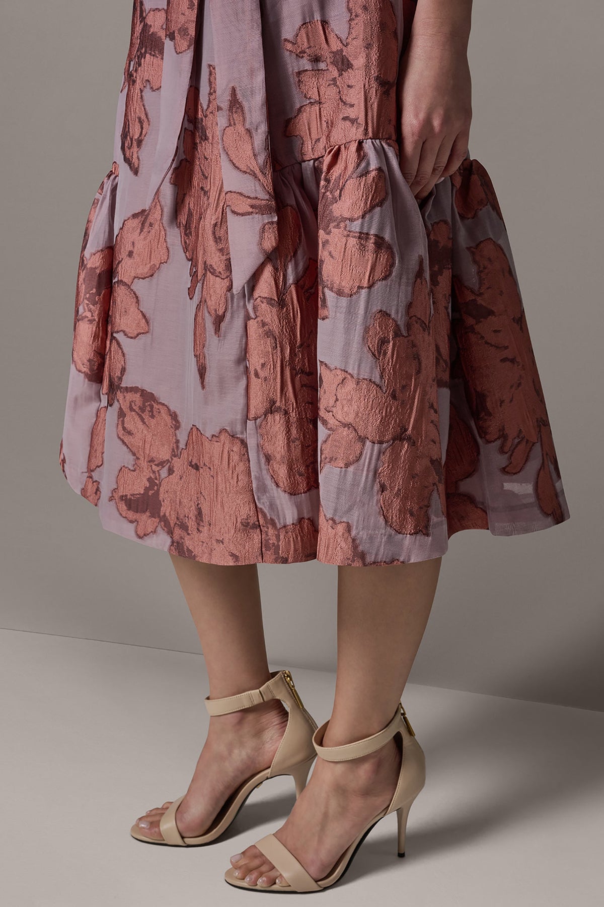 SLEEVELESS FLORAL MIDI FIT AND FLARE DRESS