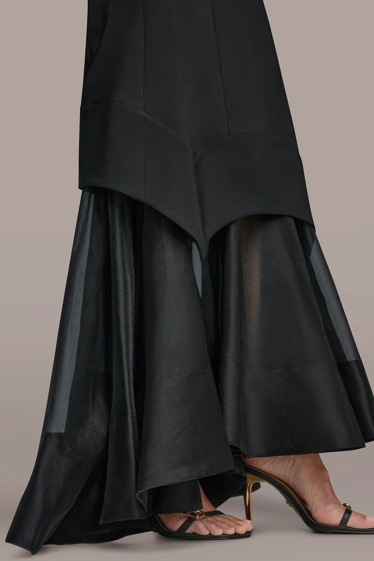 STRAPLESS ORGANZA SKIRT GOWN