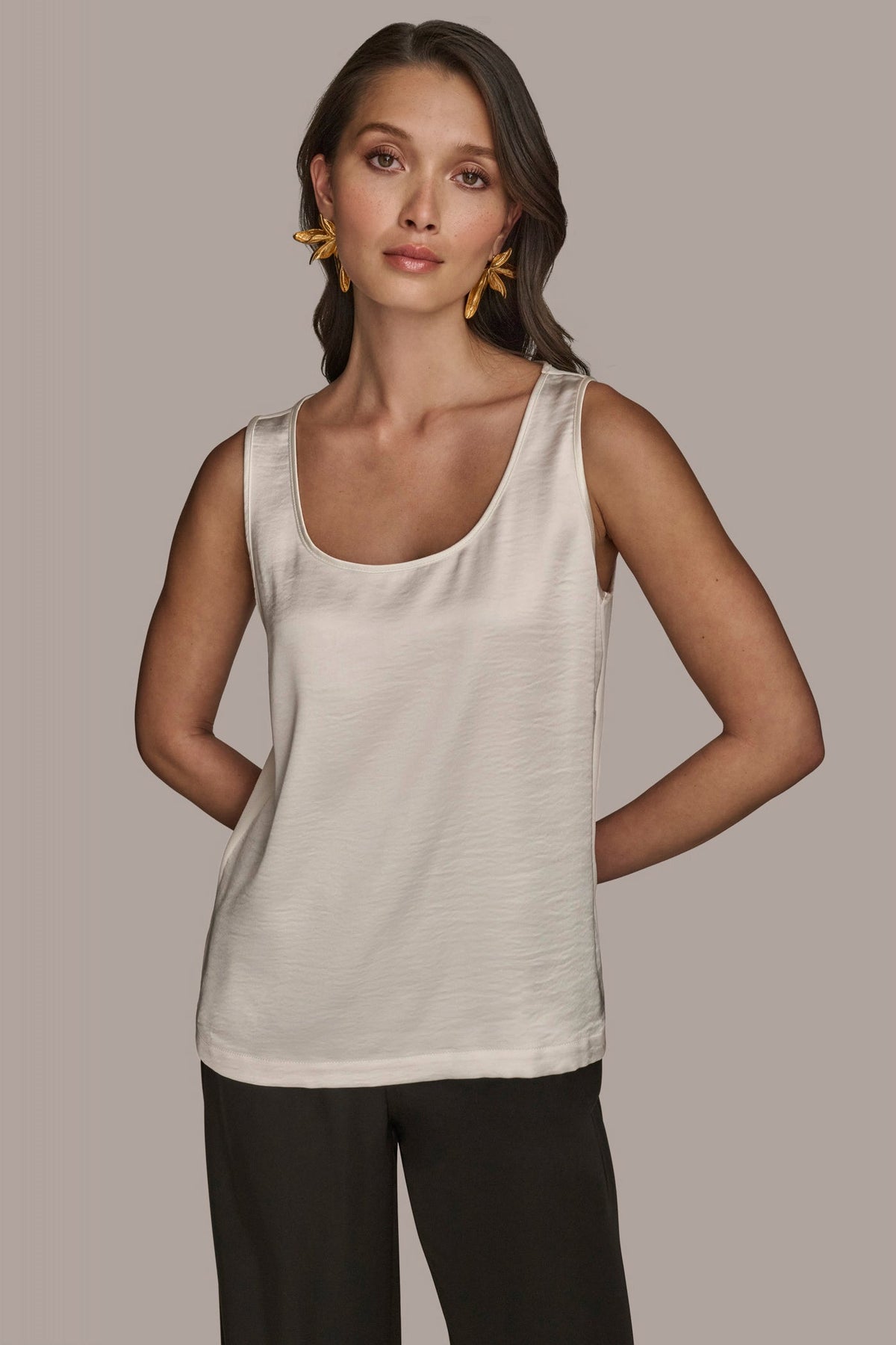 SCOOP NECK SHELL