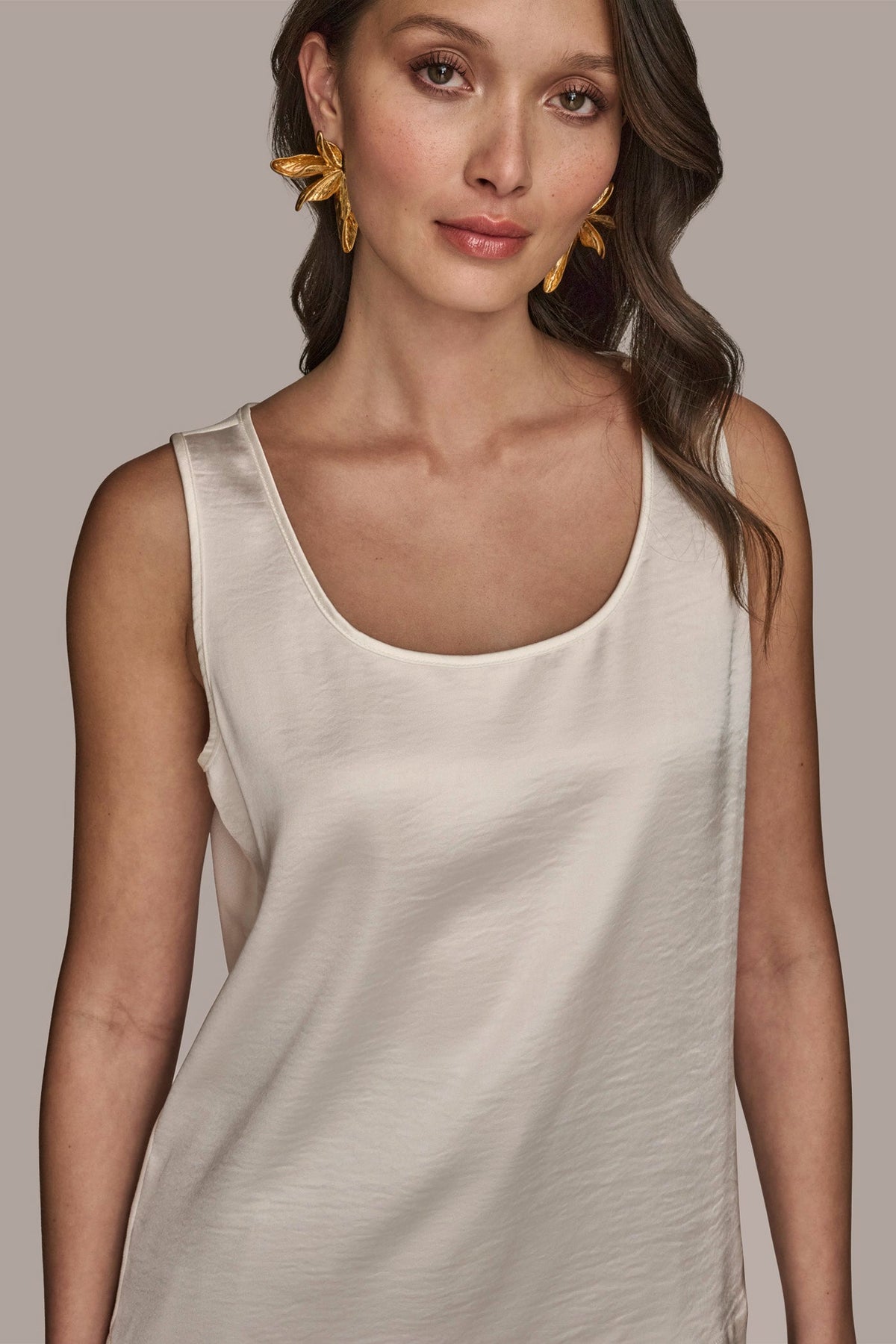SCOOP NECK SHELL