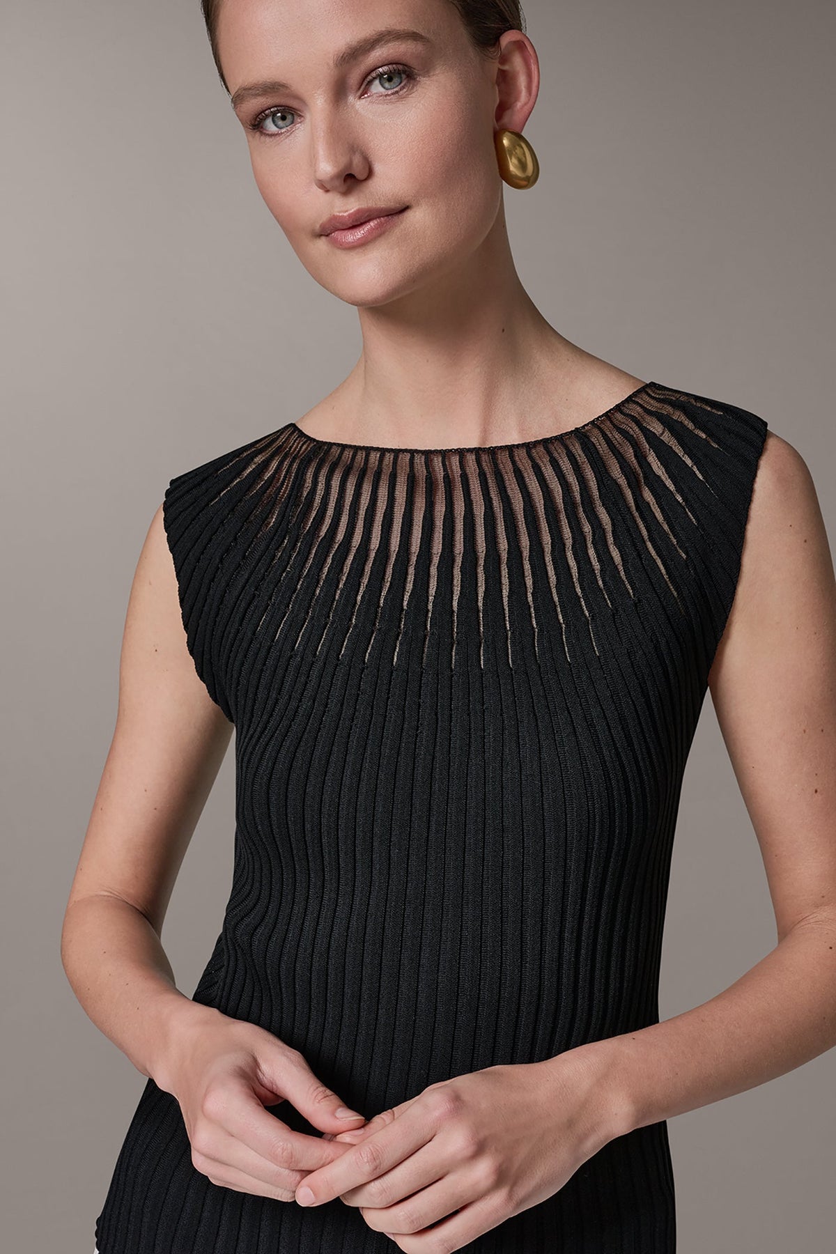 RIBBED SLEEVLESS SWEATER