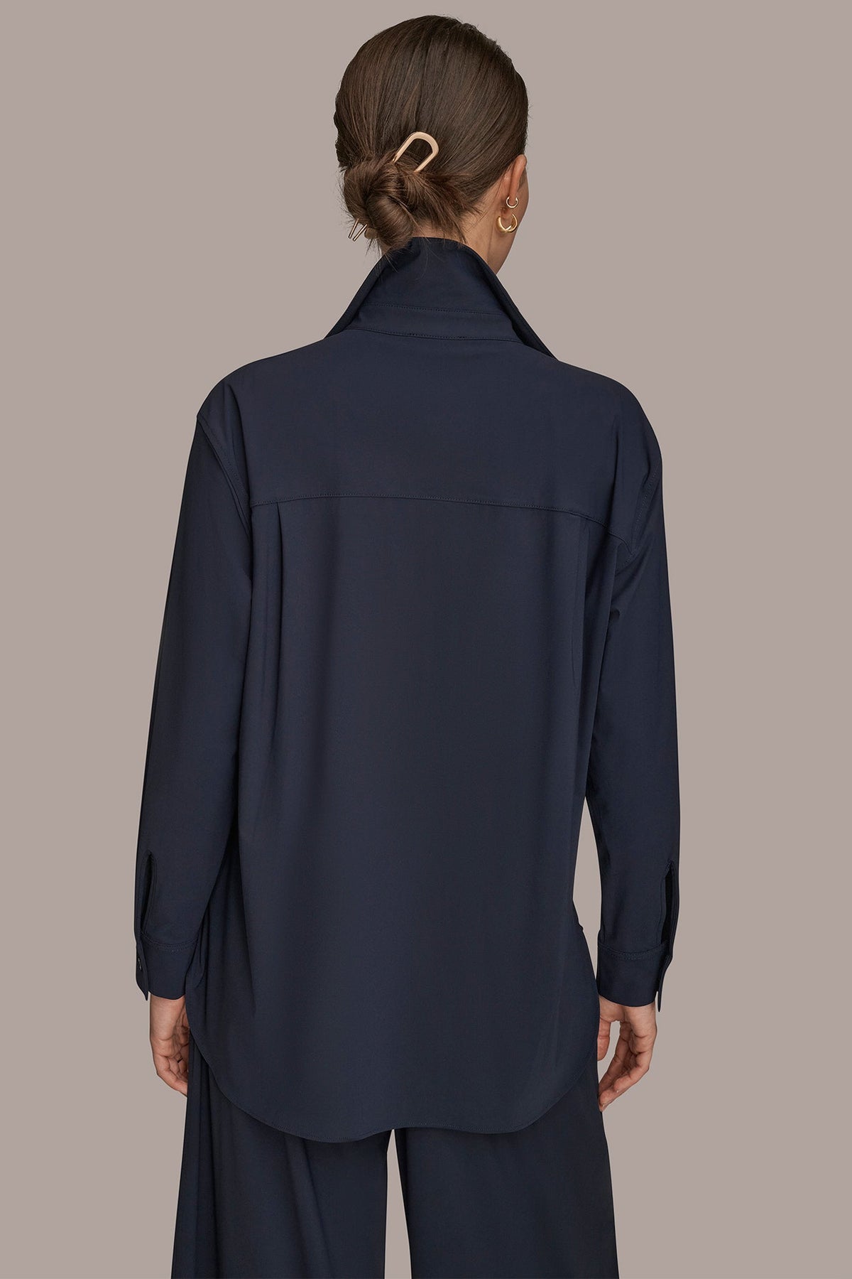 THE MODERN TRAVEL BUTTON-DOWN SHIRT