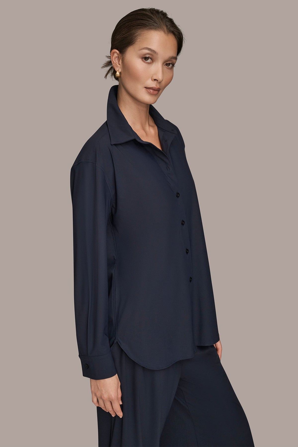 THE MODERN TRAVEL BUTTON-DOWN SHIRT