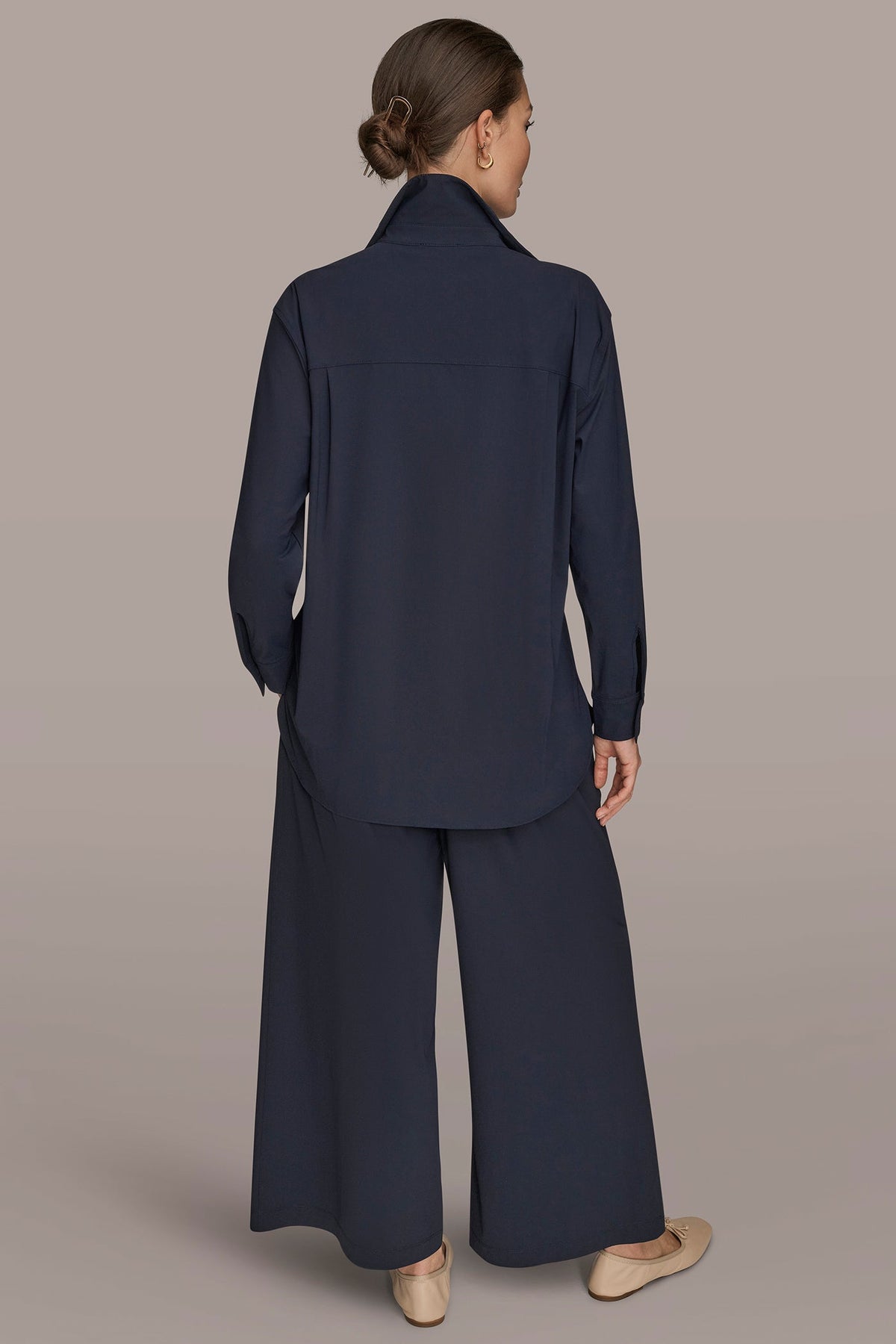 THE MODERN TRAVEL BUTTON-DOWN SHIRT