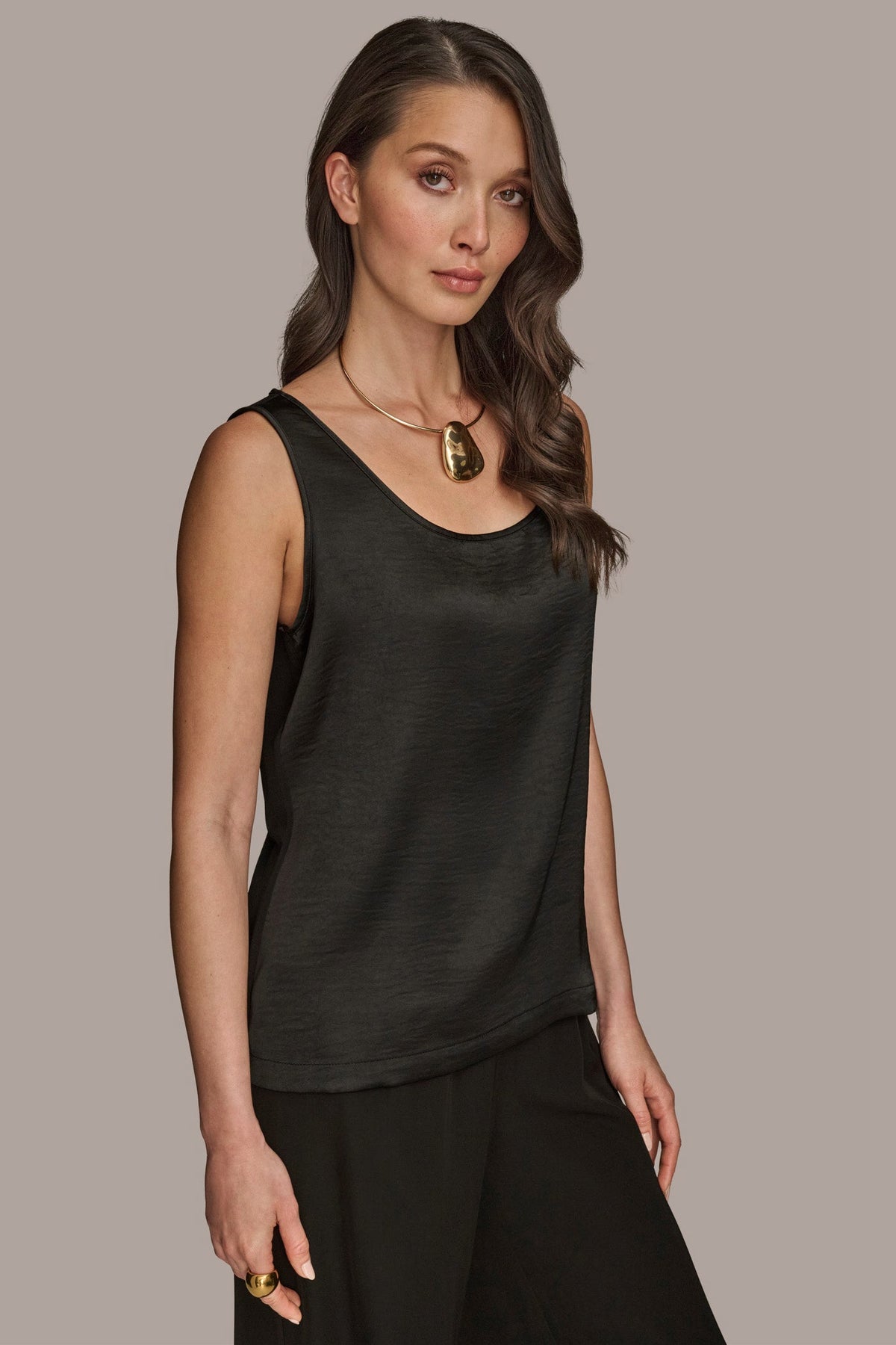 SCOOP NECK SHELL