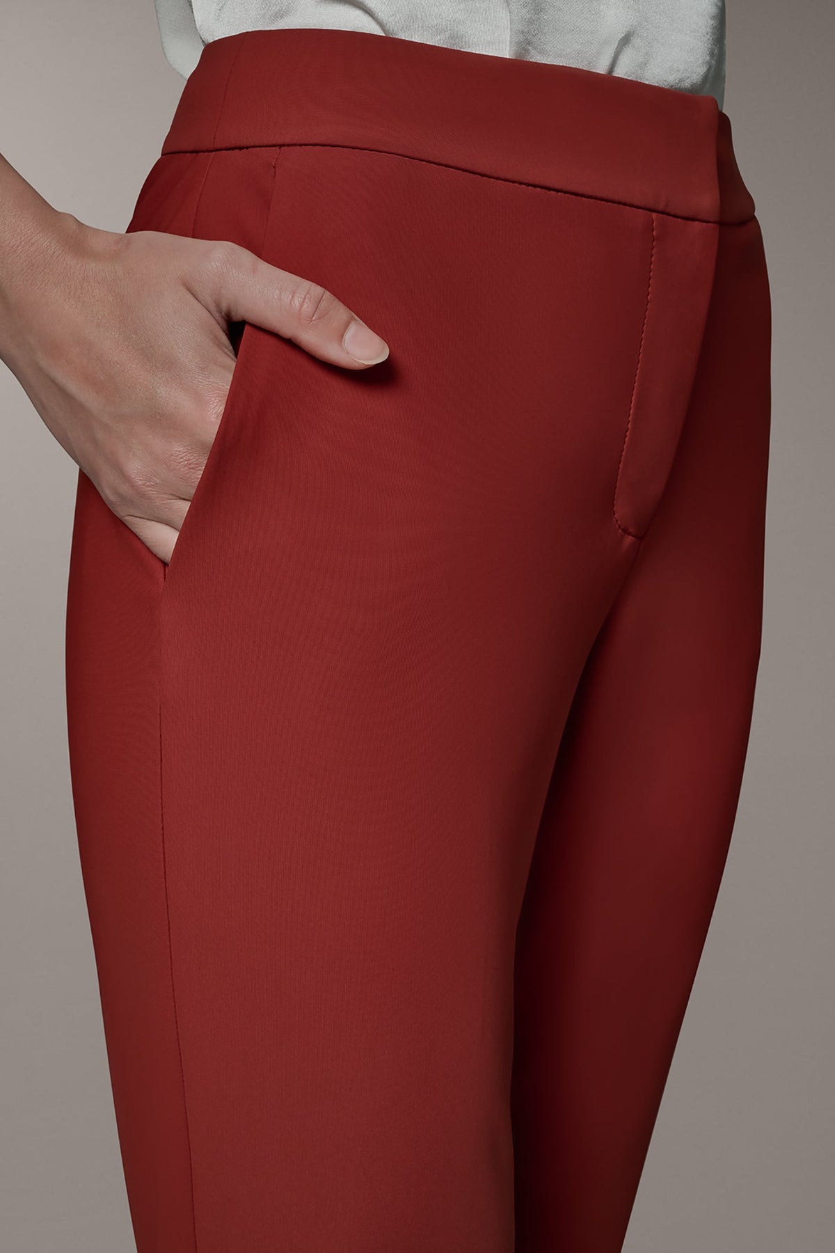 SLIM LEG ANKLE PANT