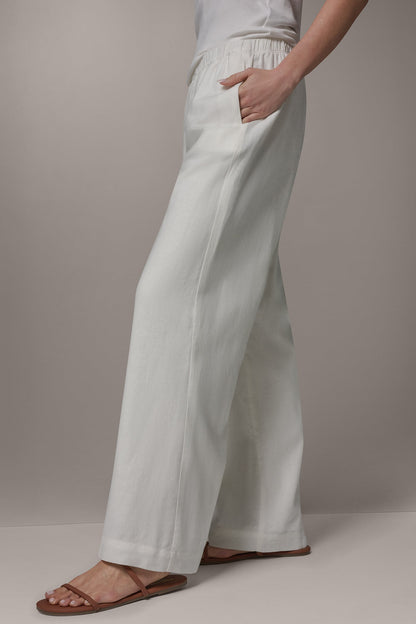 MID-RISE STRAIGHT-LEG ANKLE PANT