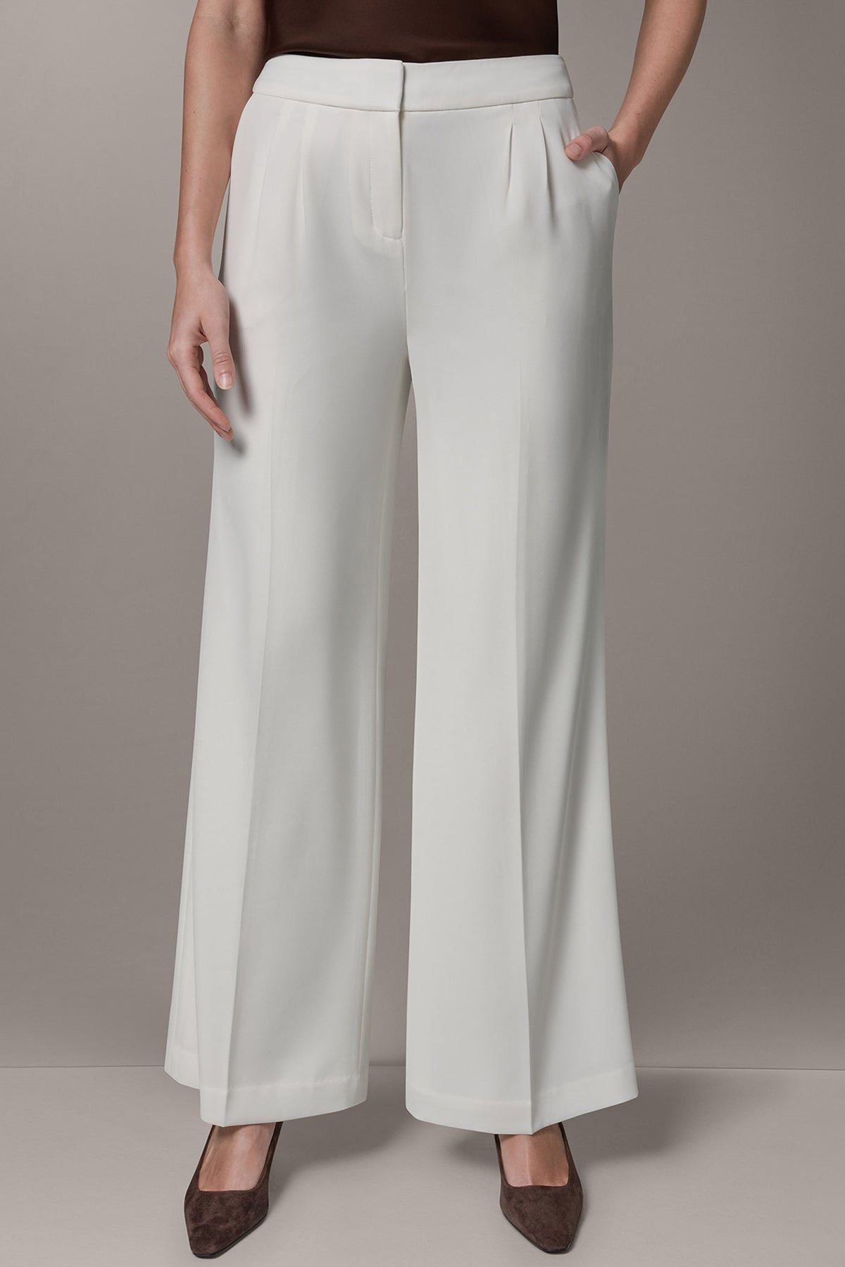 MID-RISE PLEATED WIDE-LEG PANT