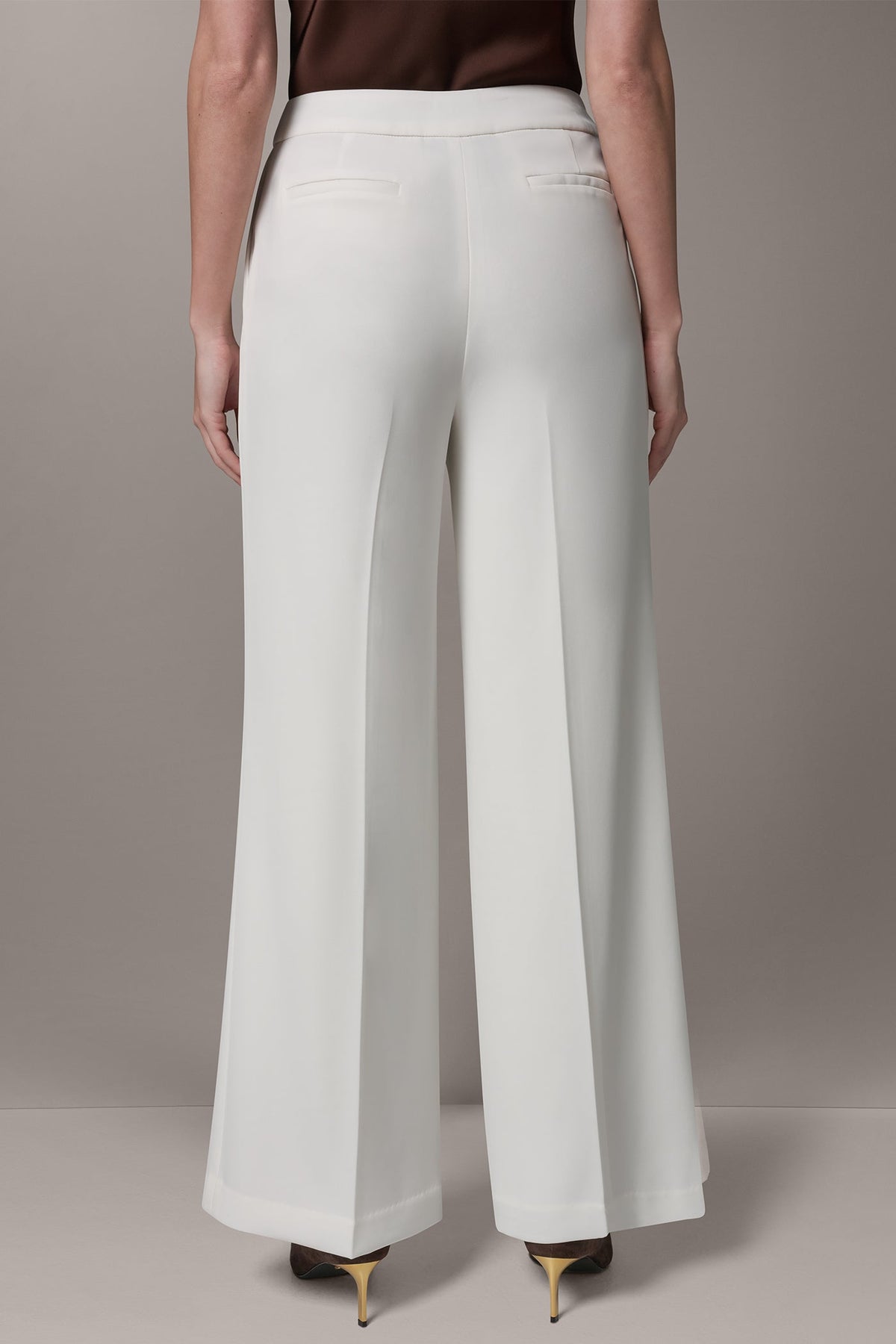 MID-RISE PLEATED WIDE-LEG PANT