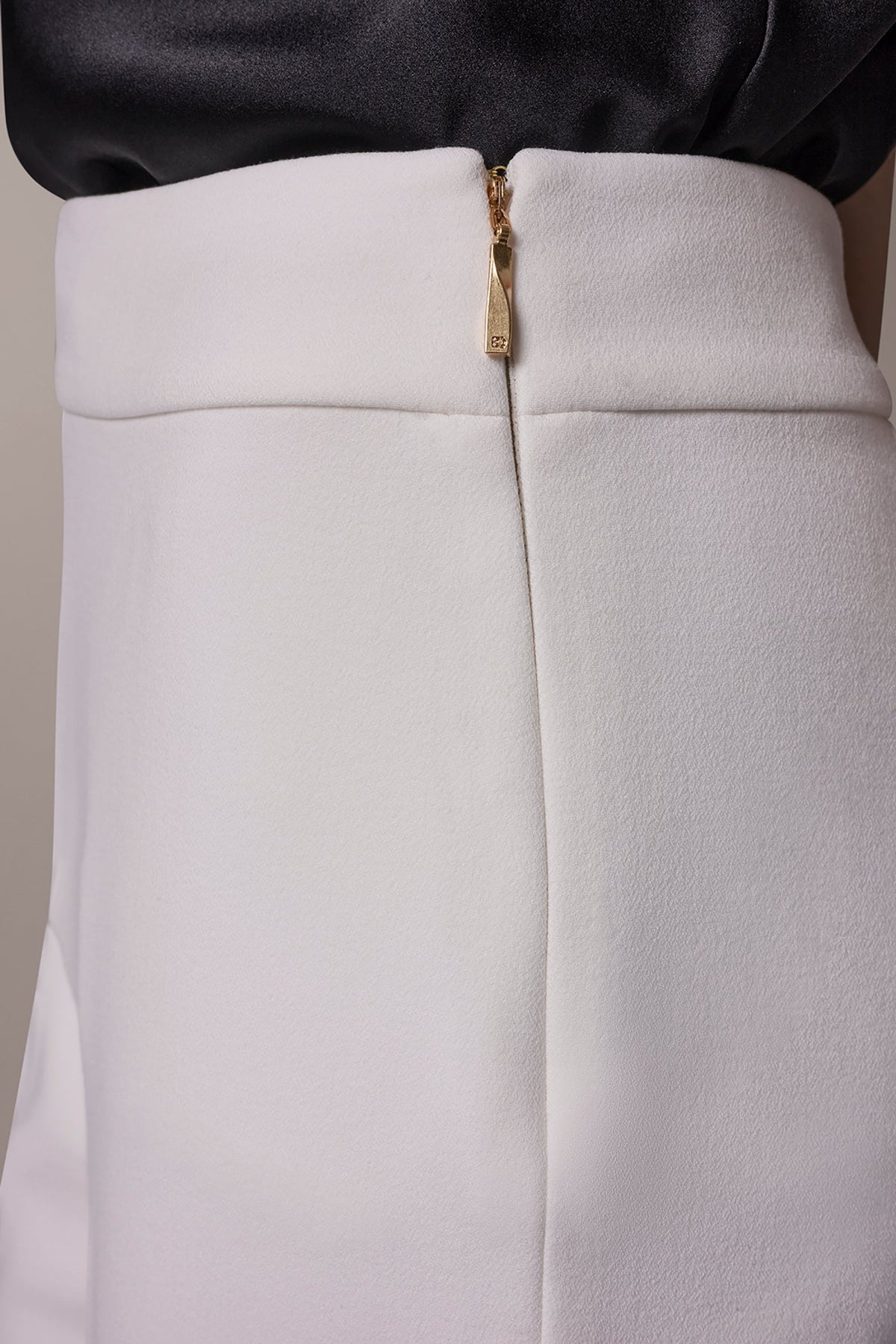 EXTRA HIGH-RISE STRAIGHT ANKLE PANT