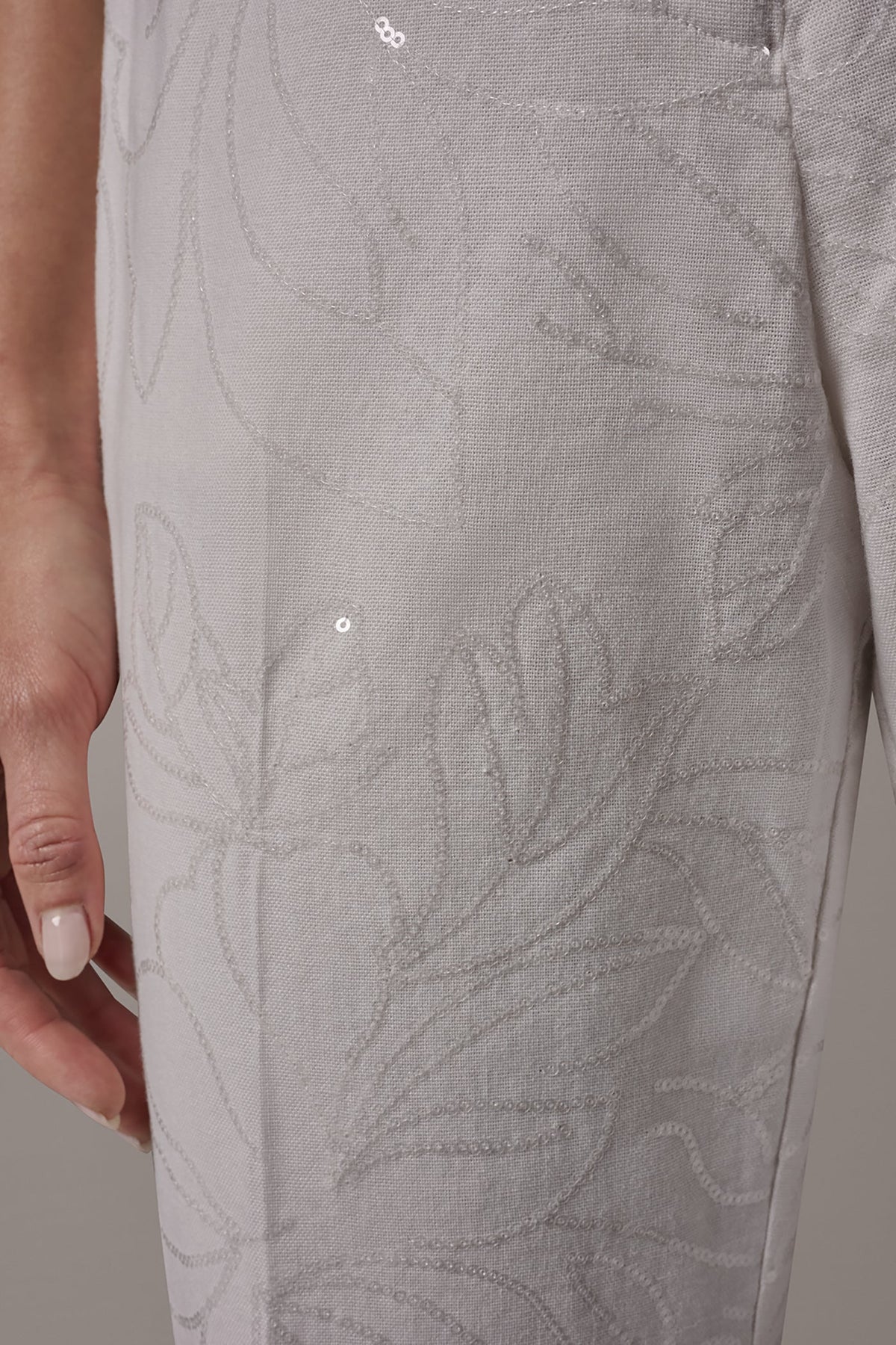 MID-RISE SEQUIN EMBROIDERED STRAIGHT ANKLE PANT