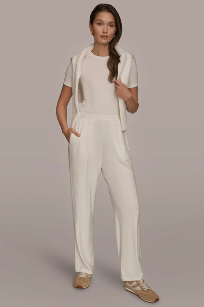 HIGH-RISE PLEATED PANT