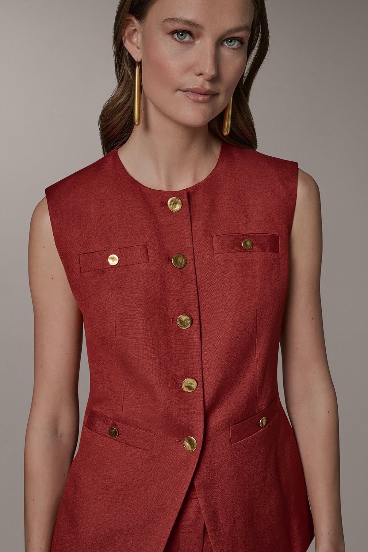 COLLARLESS VEST