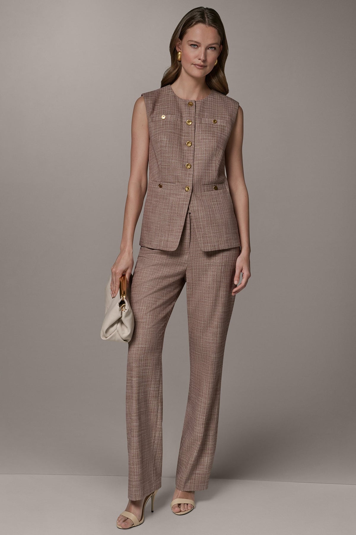 SLEEVELESS SUIT VEST