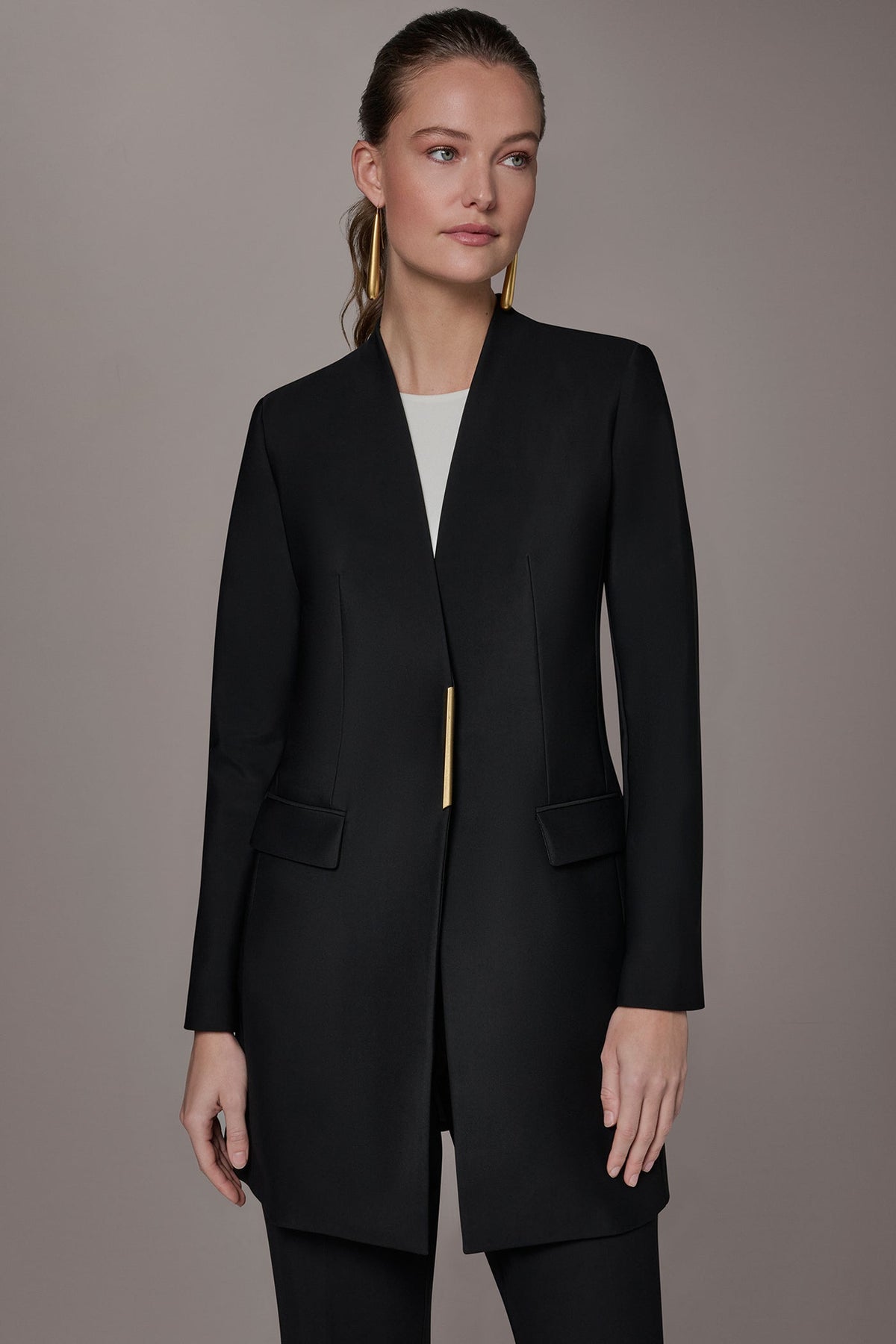COLLARLESS TOPPER