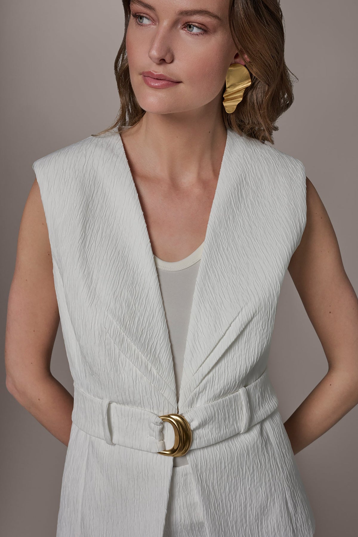 EXTENDED SHOULDER VEST