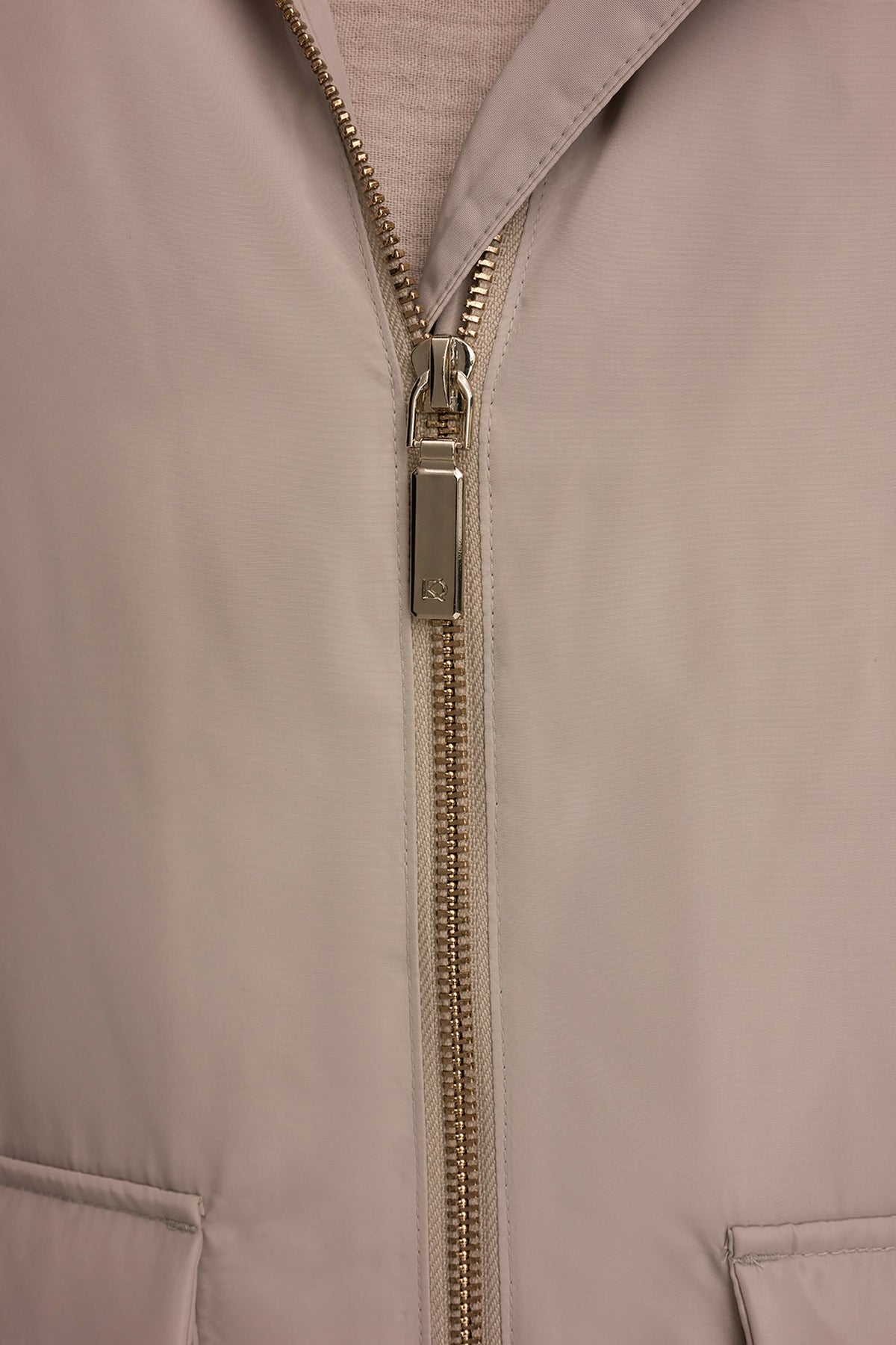 HOODED LIGHT QUILT JACKET