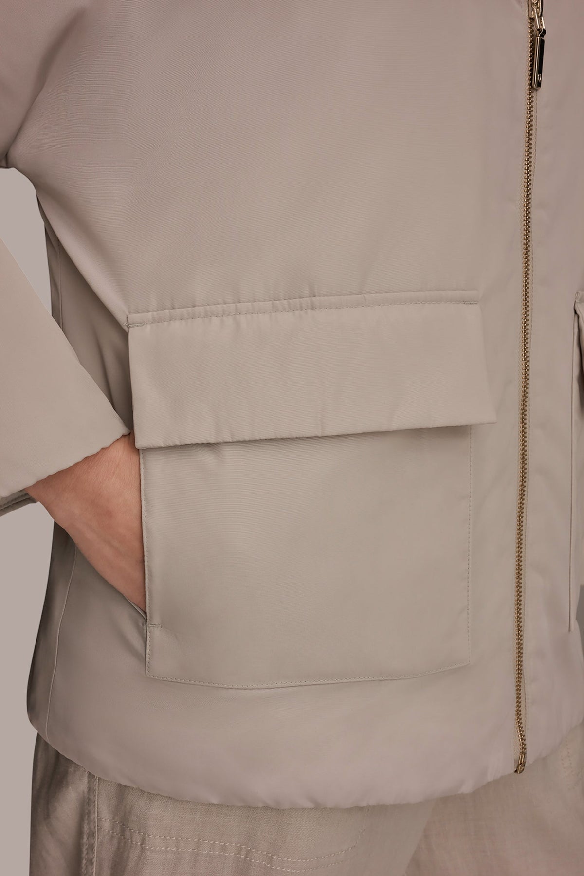 HOODED LIGHT QUILT JACKET