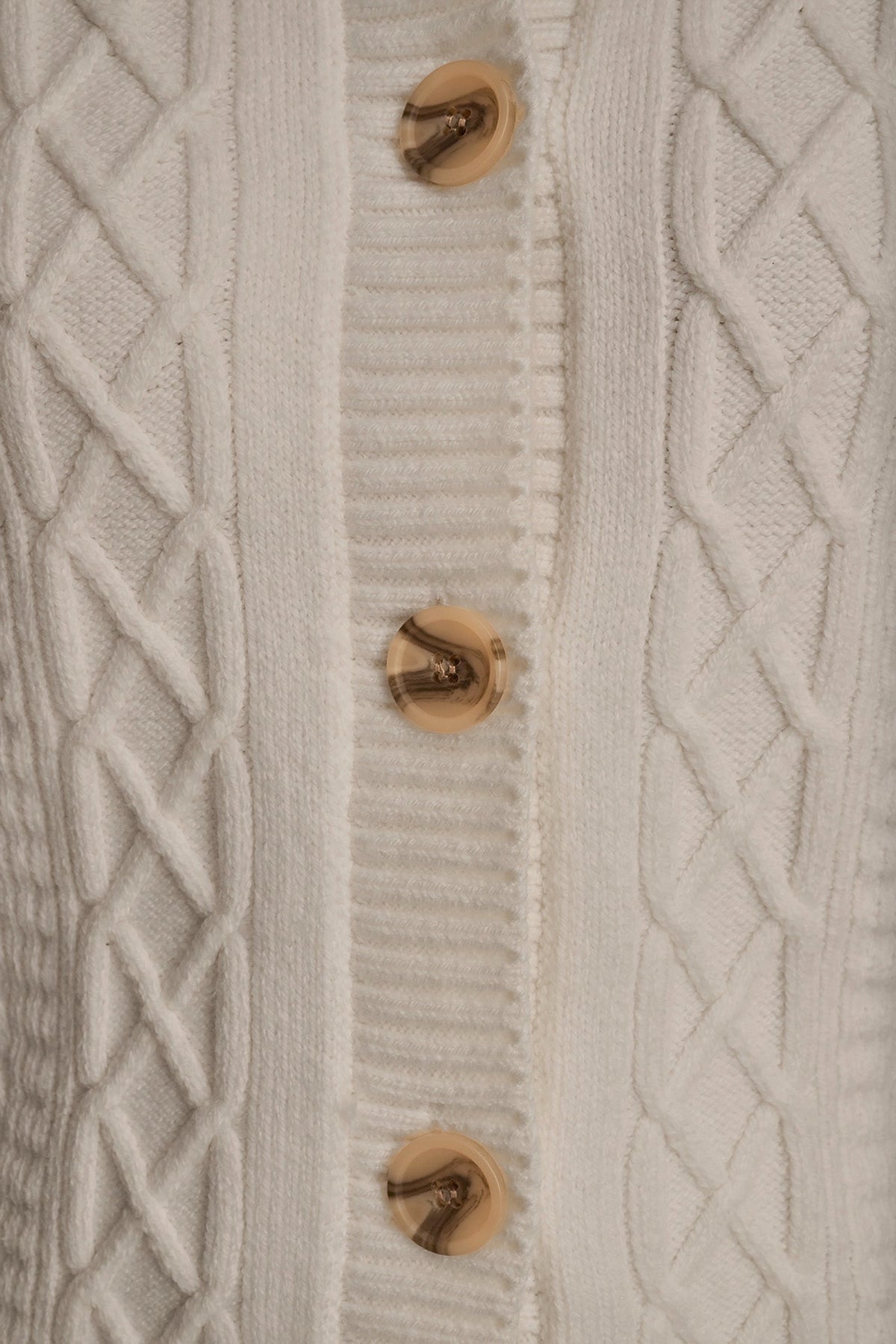 CABLE-KNIT LONG SLEEVE CARDIGAN
