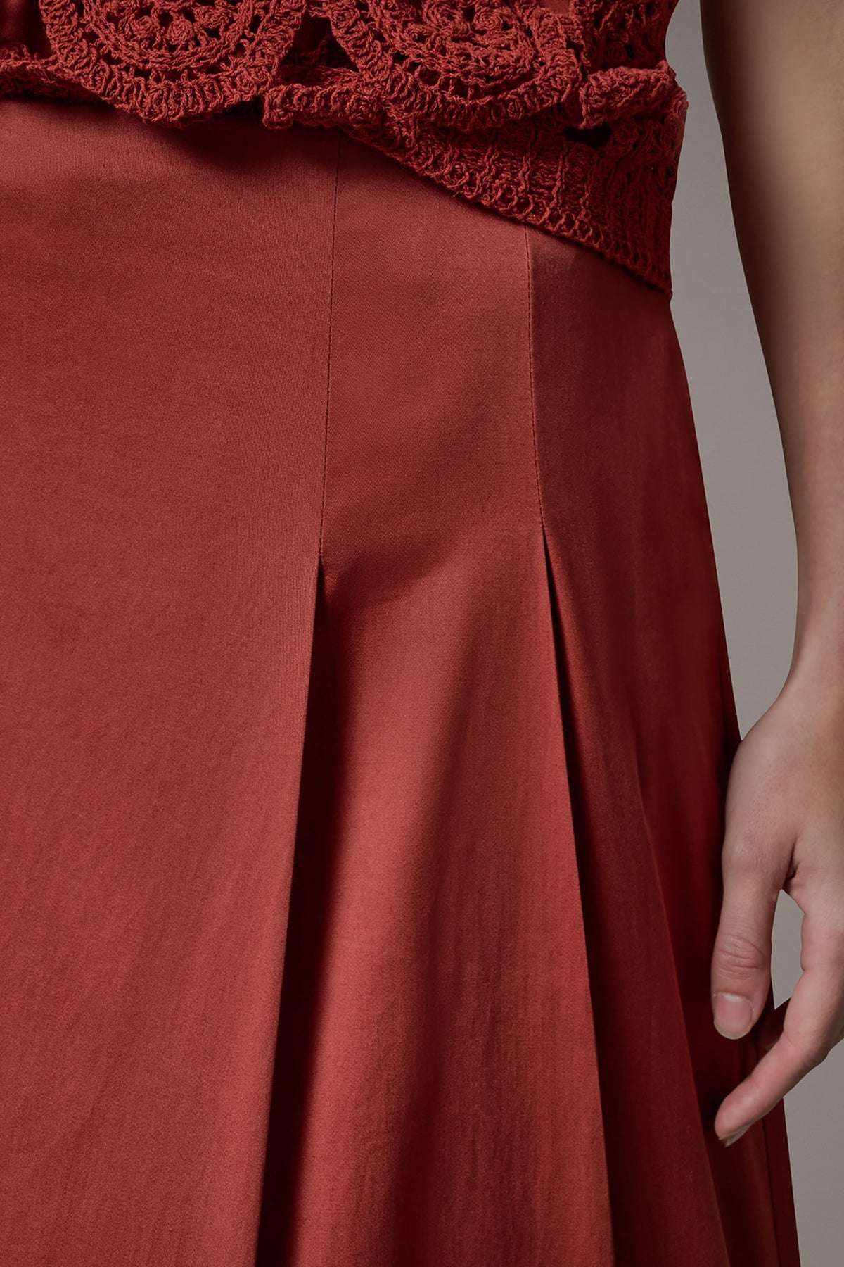 MIDI A-LINE SKIRT