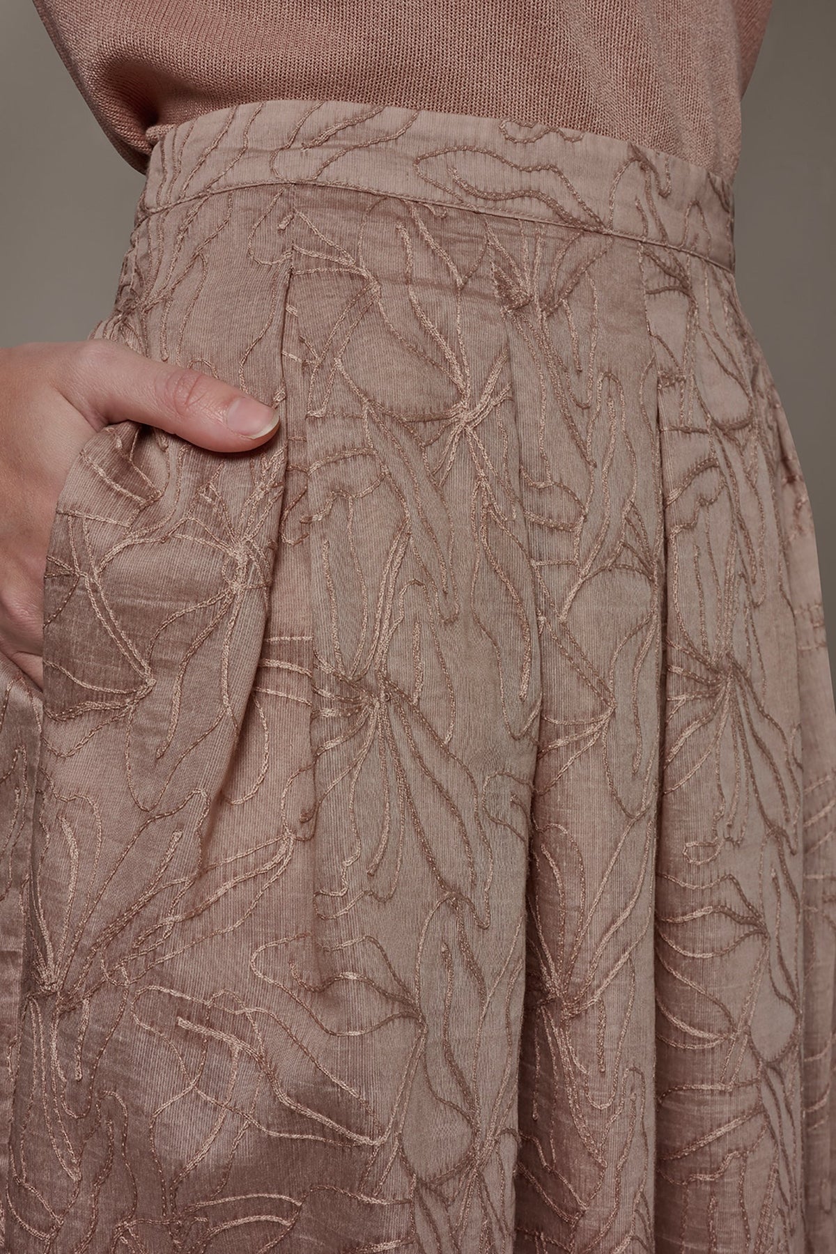 FLORAL EMBROIDERED PLEATED A-LINE SKIRT