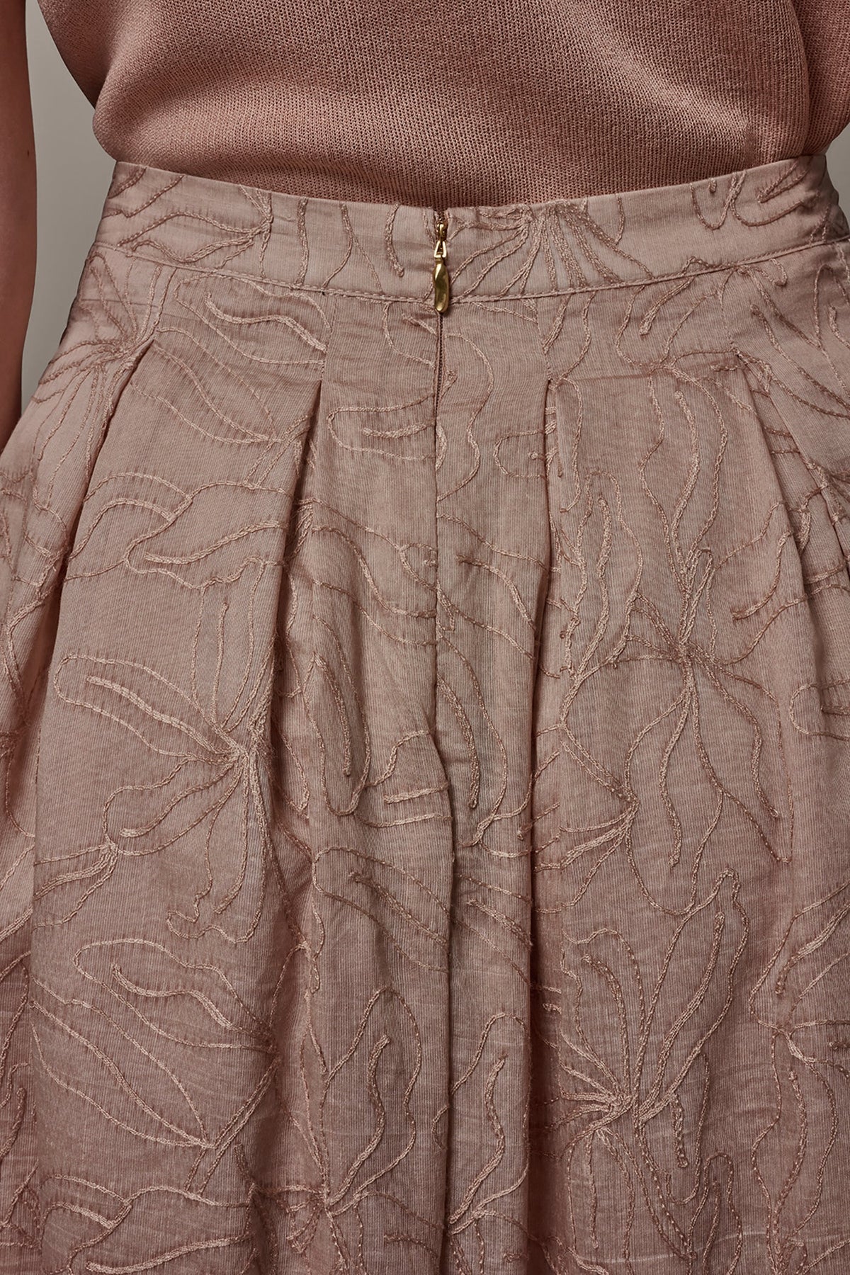 FLORAL EMBROIDERED PLEATED A-LINE SKIRT