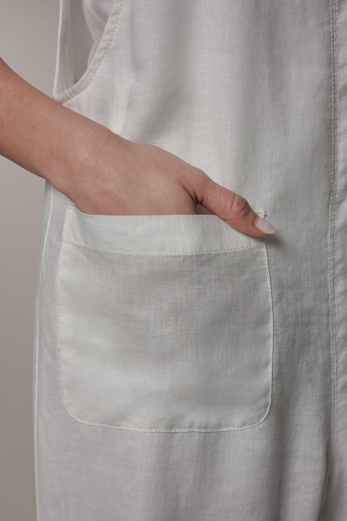 SLEEVELESS CROPPED JUMPER