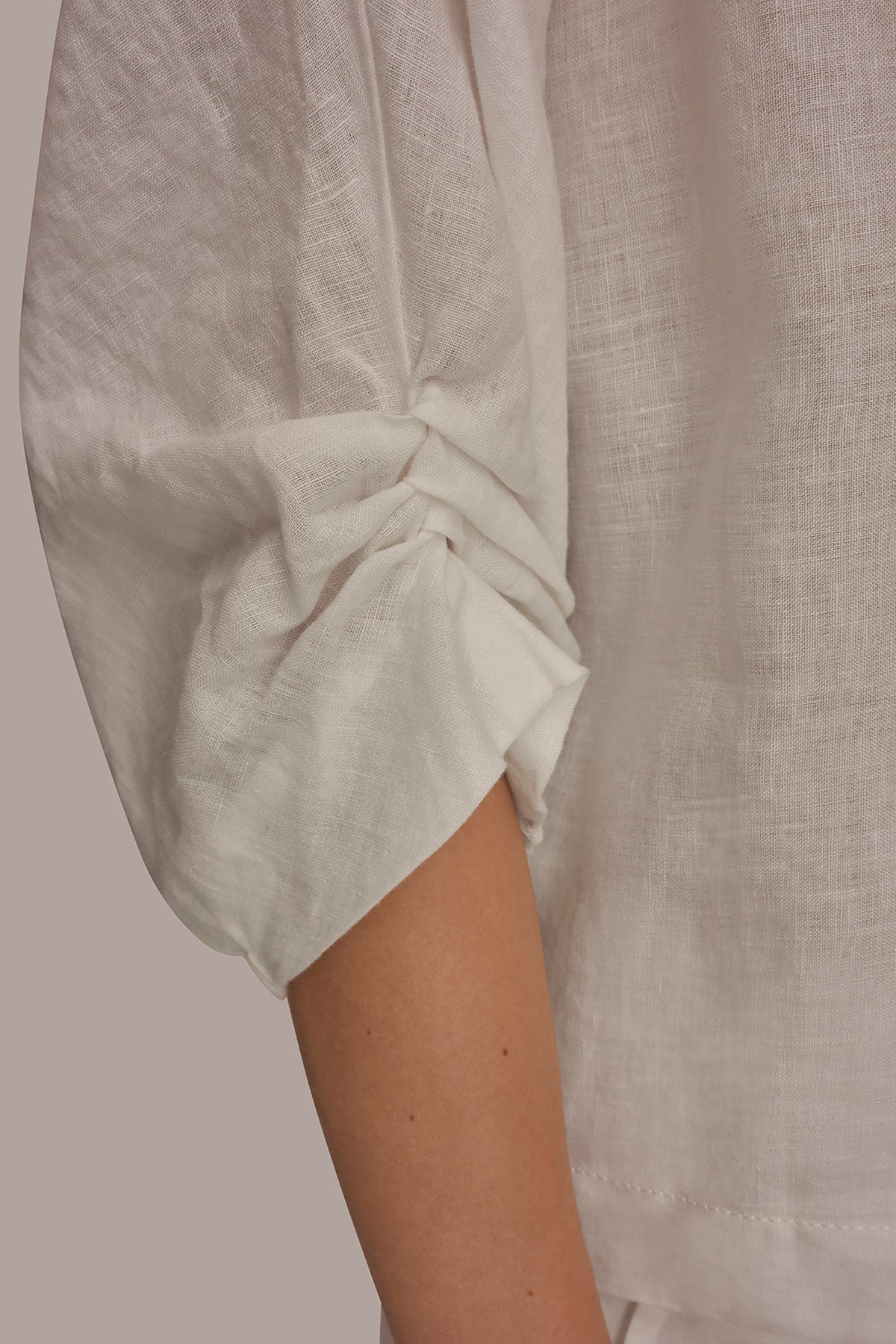 LINEN TWIST CUFF SLEEVE BLOUSE
