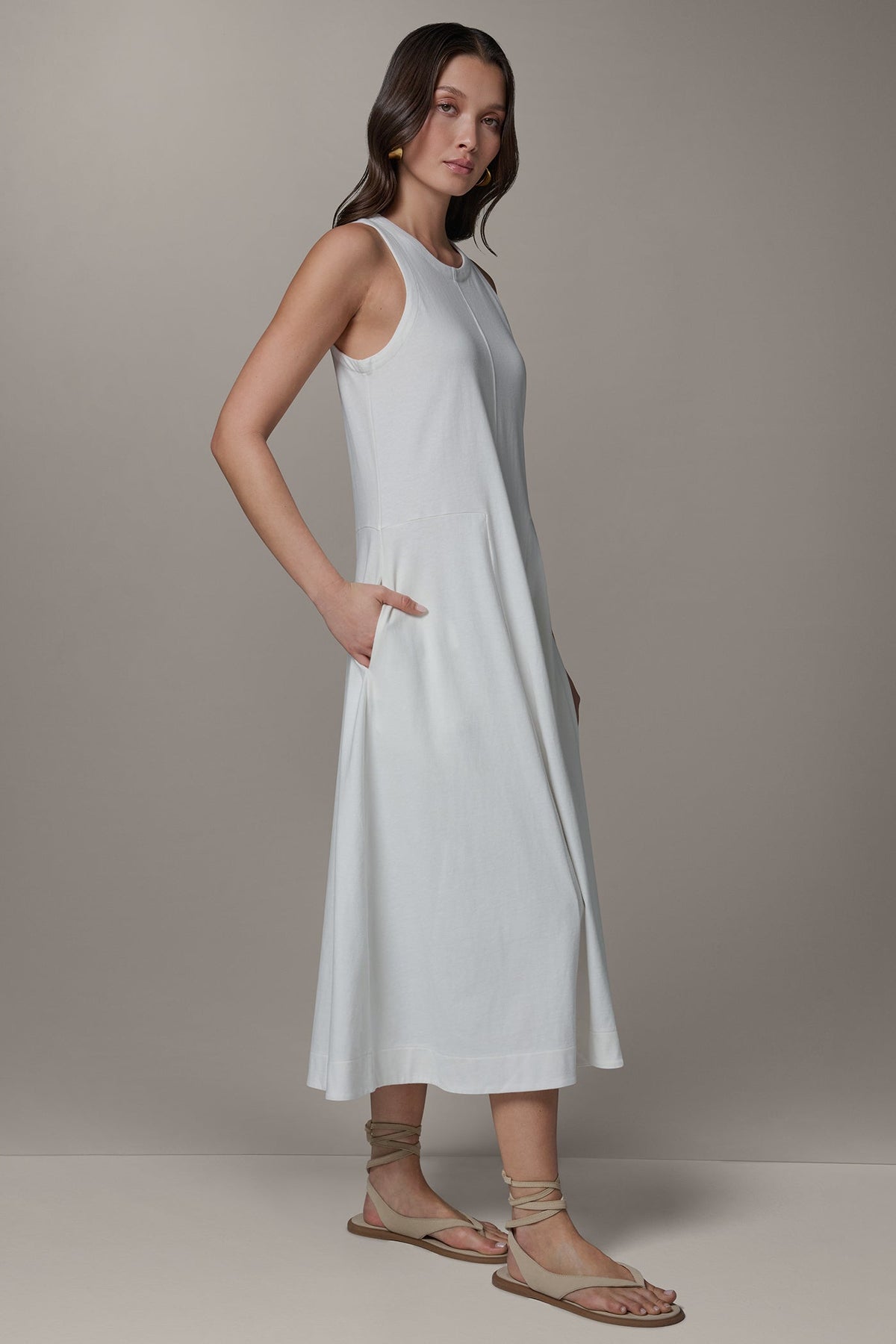 SLEEVELESS MIDI TRAPEZE DRESS