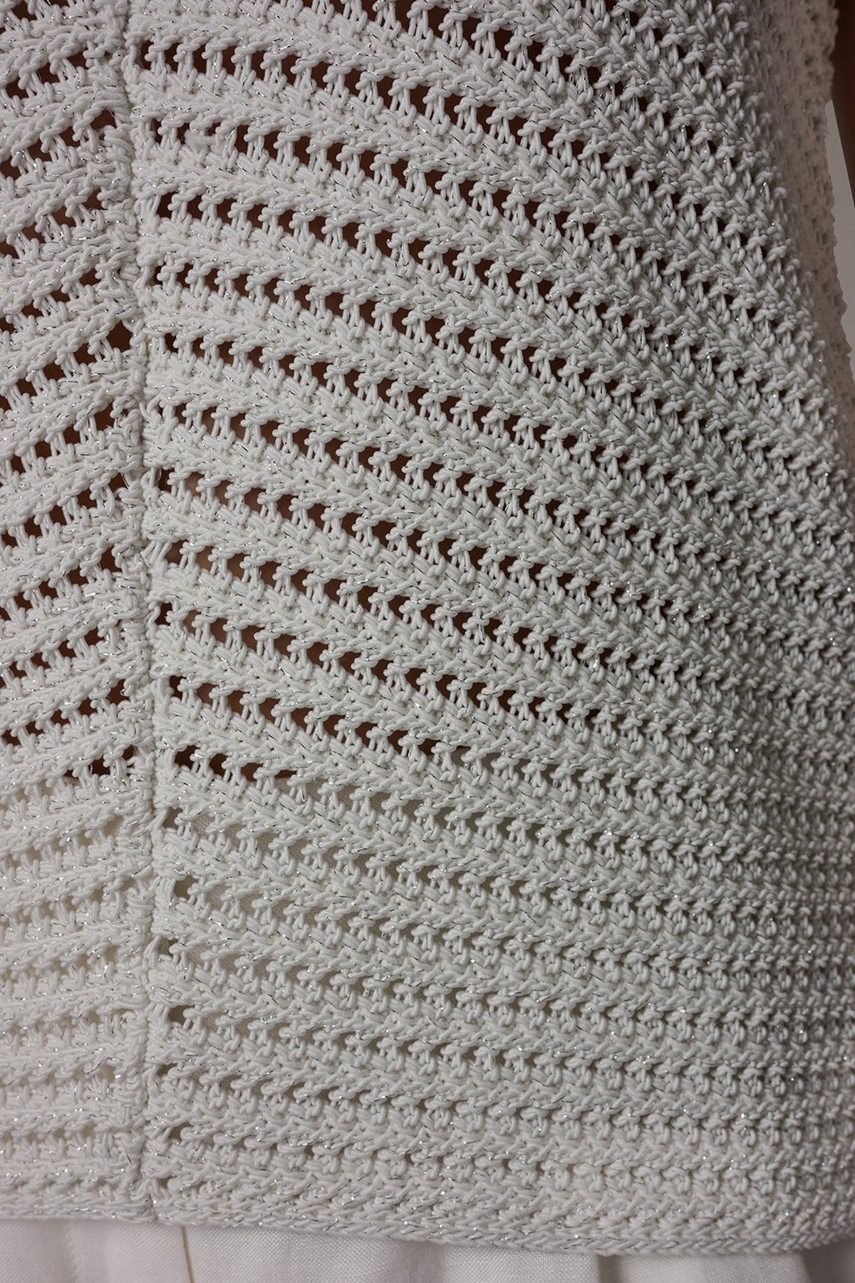 SLEEVELESS METALLIC SWEATER TANK