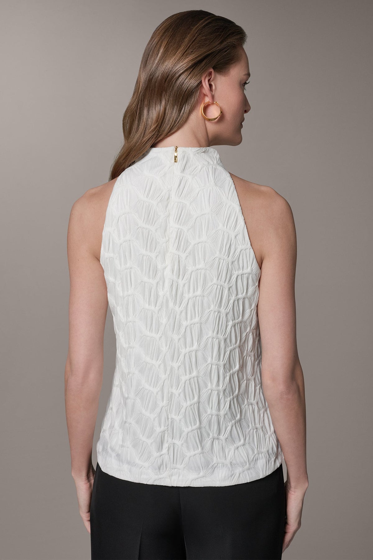 SLEEVELESS MOCK NECK BLOUSE