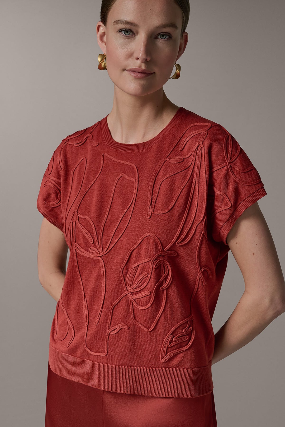 SHORT SLEEVE GEOMETRIC SWEATER